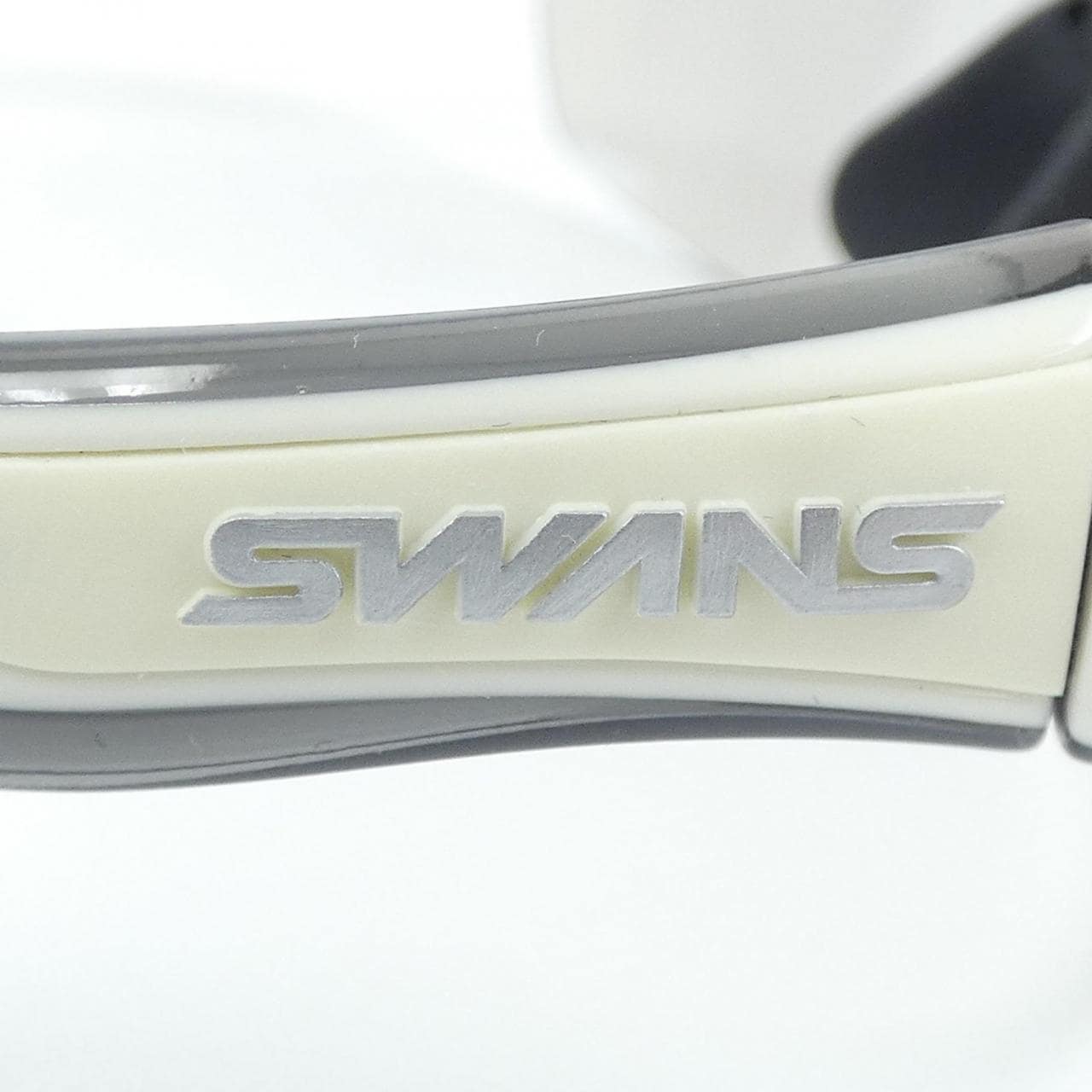 SWANS SUNGLASSES