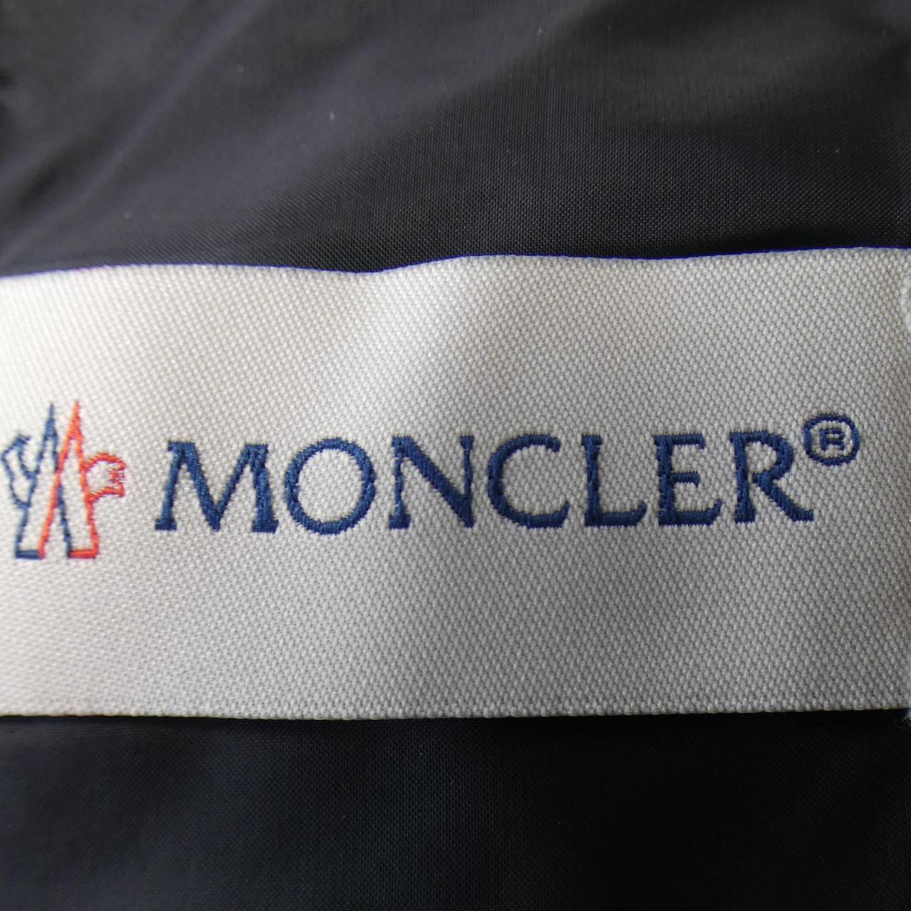 モンクレール MONCLER ダウンジャケット