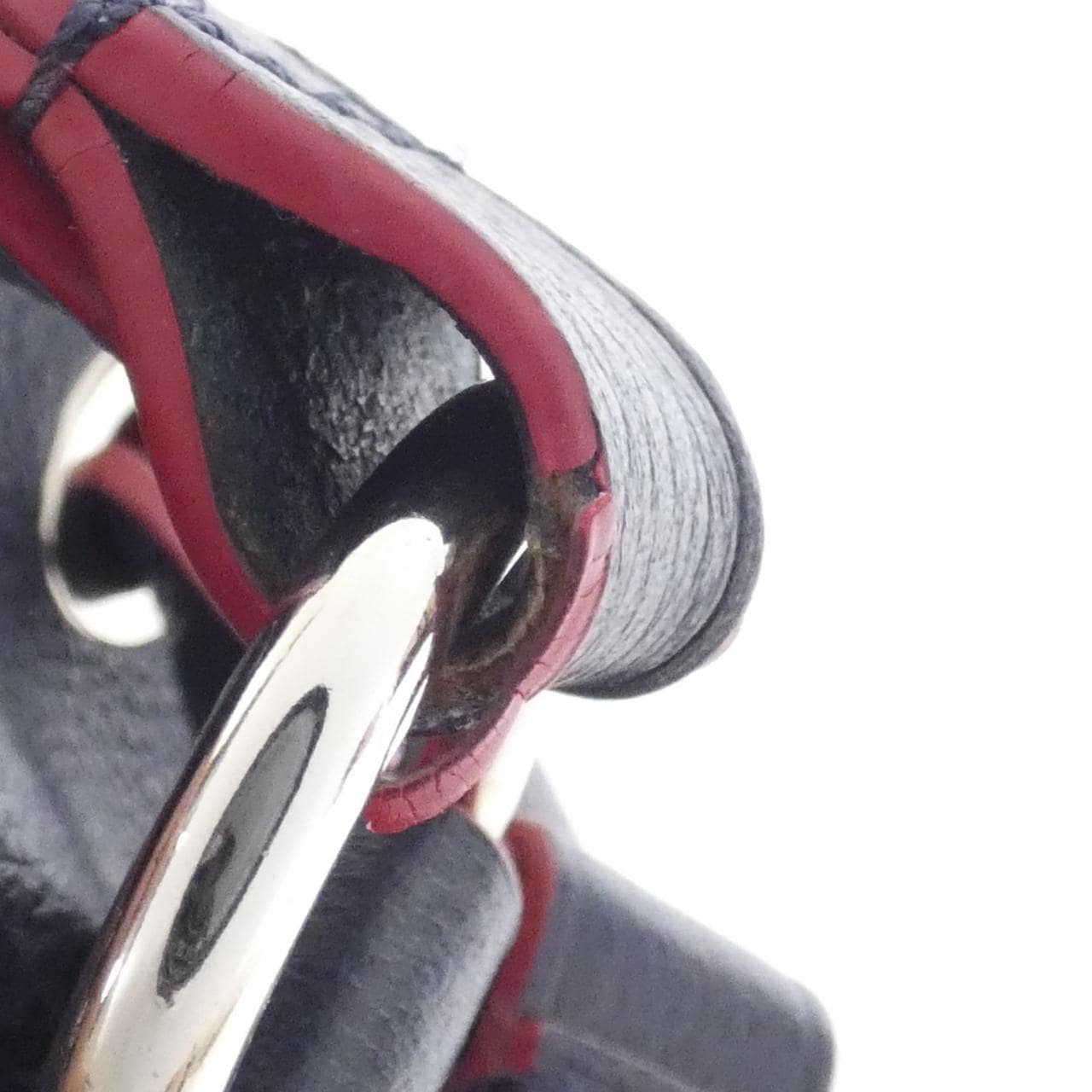 LOUIS VUITTON Lock Me 水桶包 M54681 单肩包