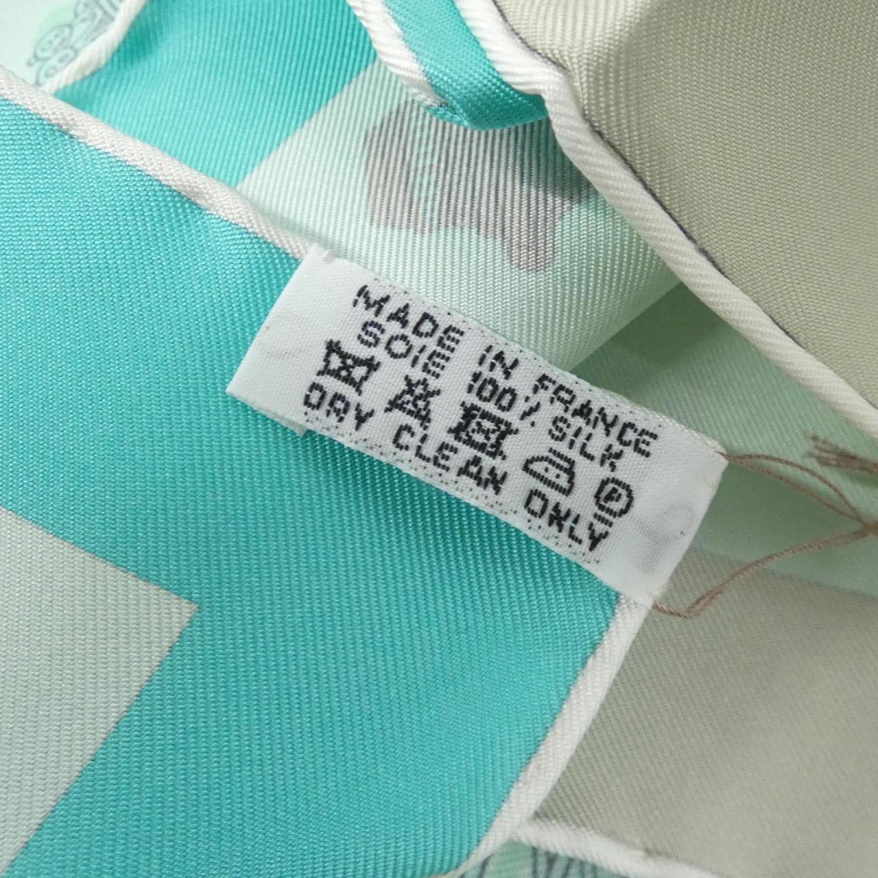 エルメス MERVEILLEUSES LANTERNES カレ 003081S スカーフ