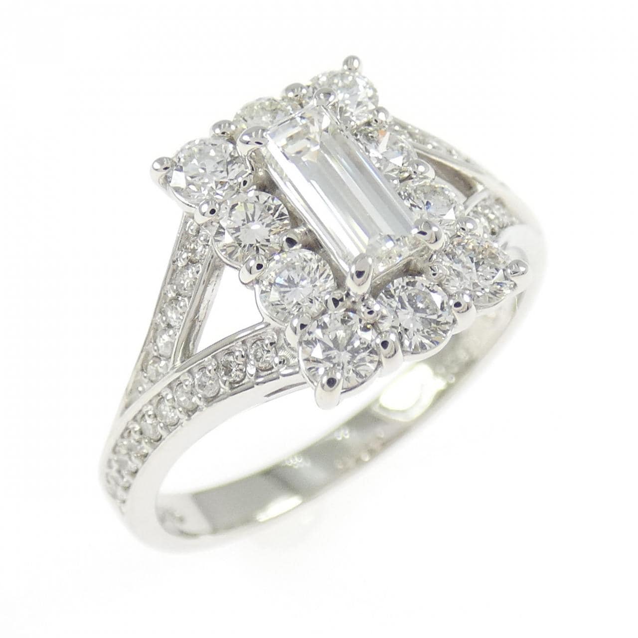 PT900 ダイヤモンド リング 0.351CT H VVS2 ファンシーカット