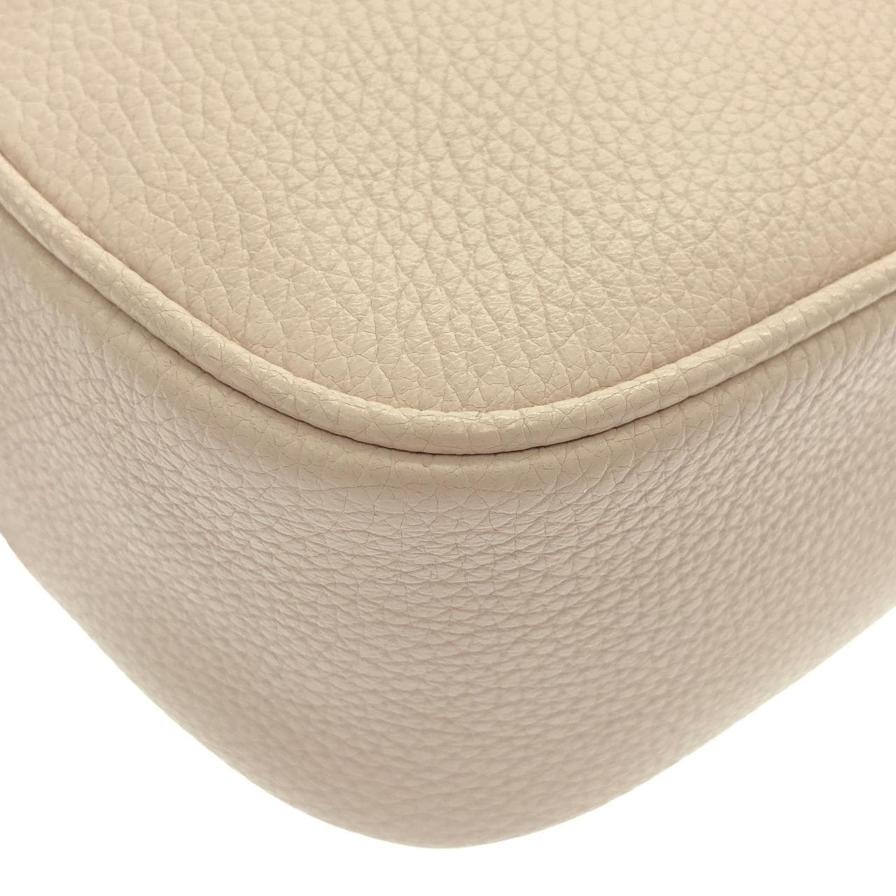 サルヴァトーレフェラガモ 21 H006 ショルダーバッグ