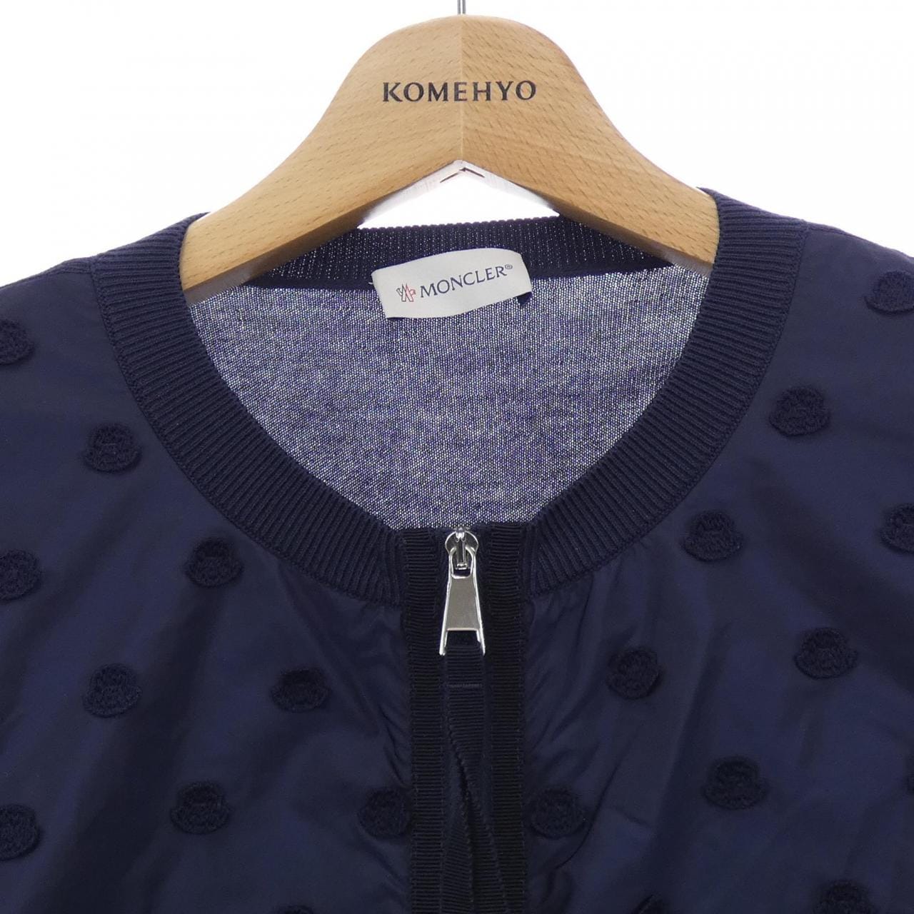 モンクレール MONCLER 10939B70400 ブルゾン