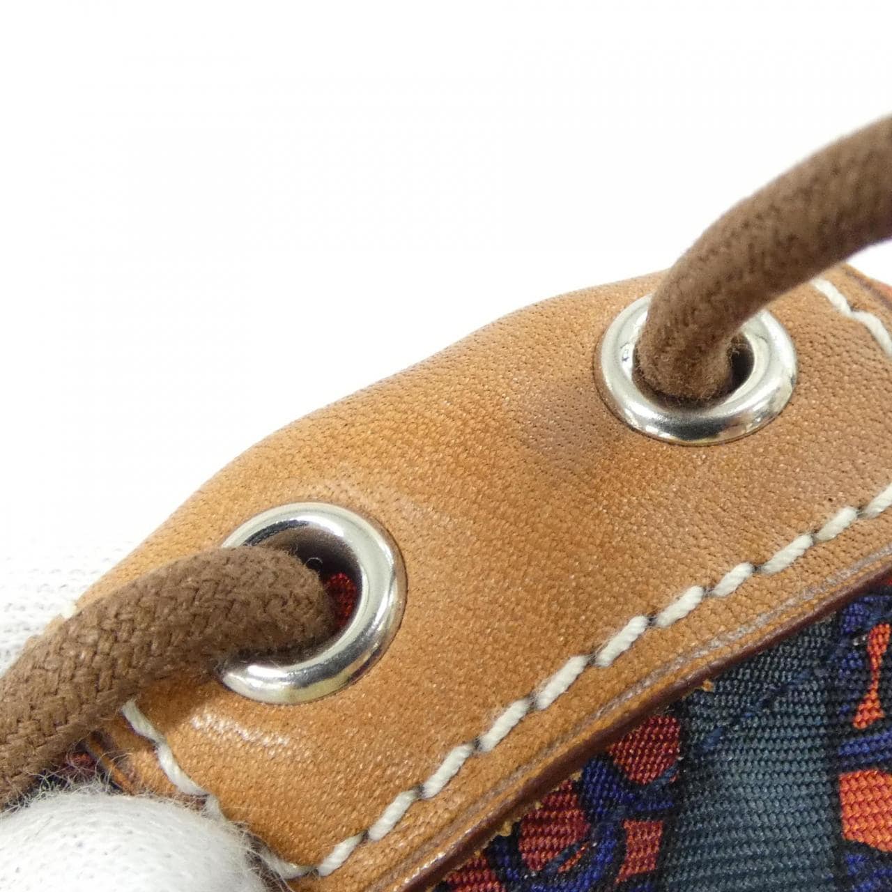 エルメス CARRE EN CRAVATES フールビ 25cm 067592CK ポーチ