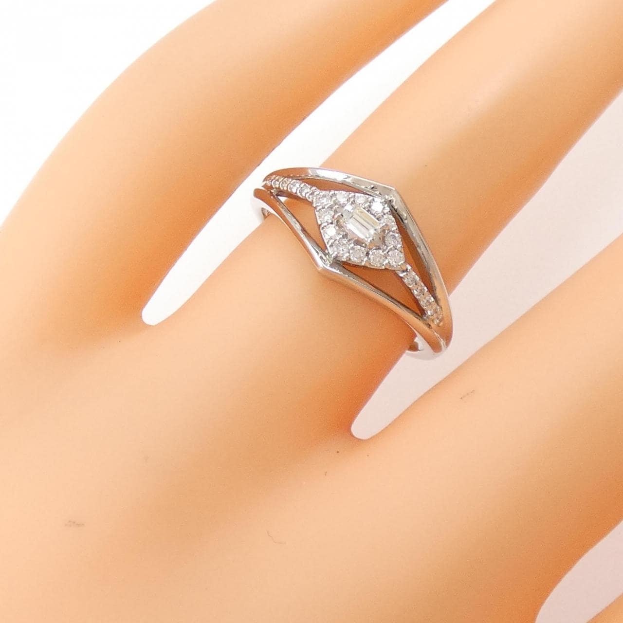 【新品】PT ダイヤモンド リング 0.30CT