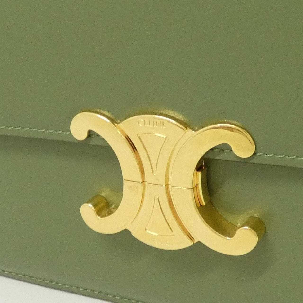 セリーヌ クラシック トリオンフ 187363BF4 ショルダーバッグ