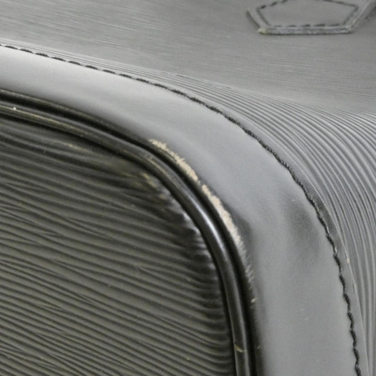 ルイヴィトン エピ アルマ PM M52142 バッグ