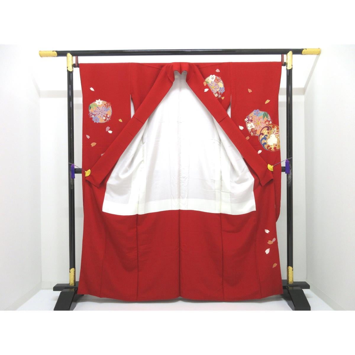 振袖　友禅金彩加工　刺繍入り