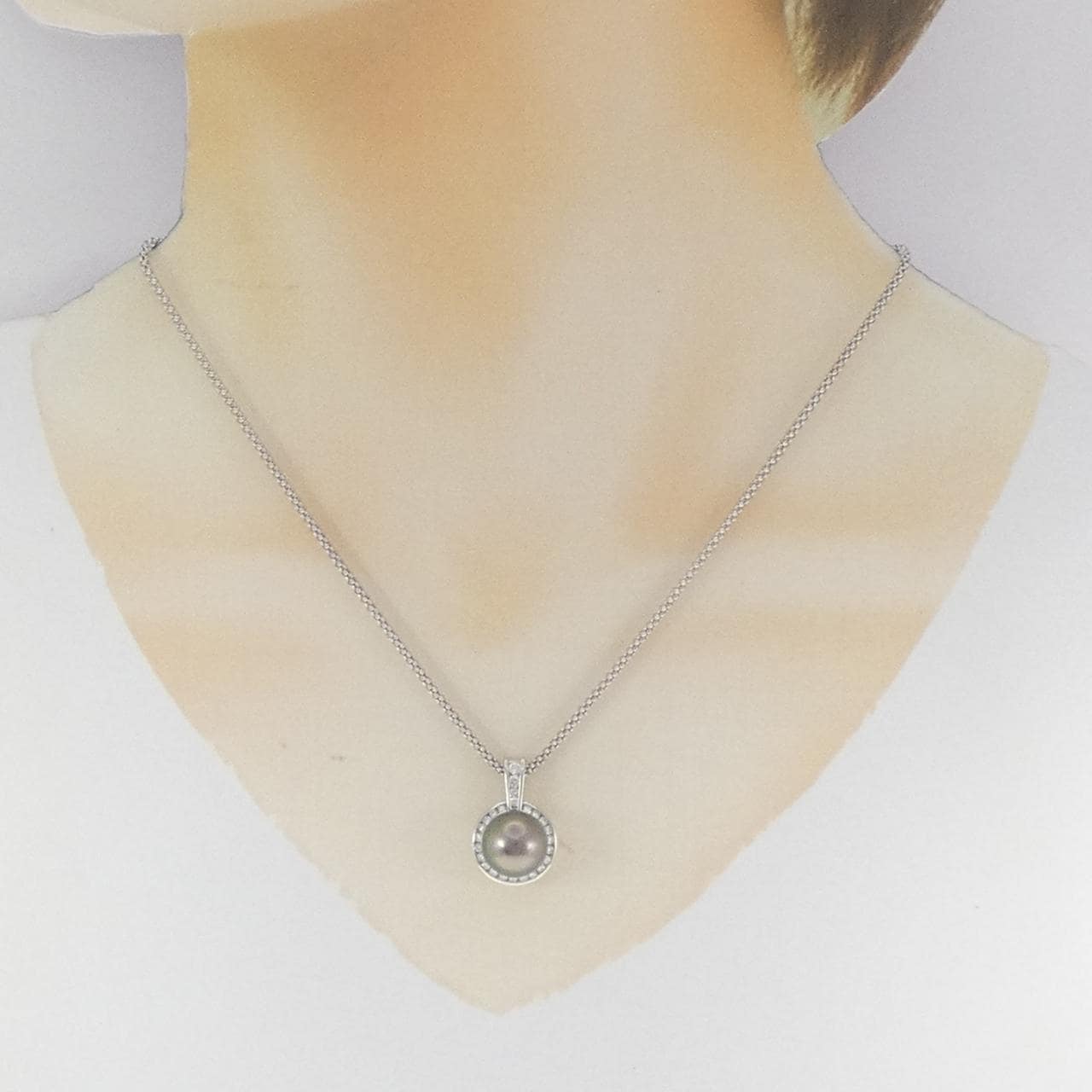 PT900/K18WG Black Pearl Necklace 10.5mm