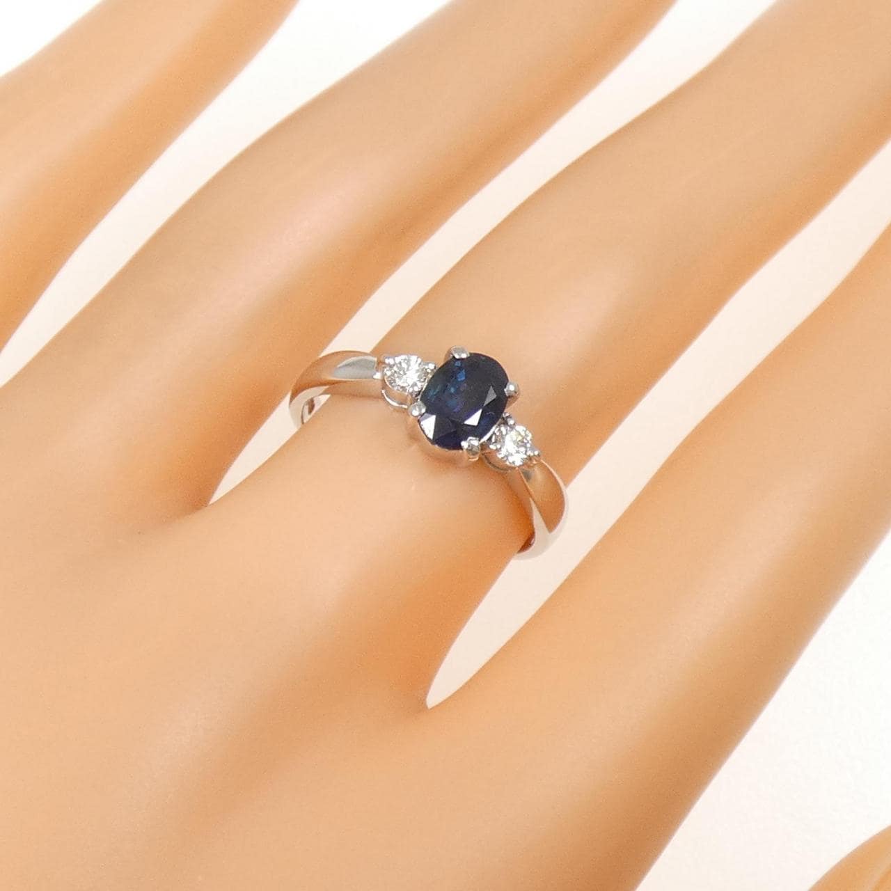 PT900 Sapphire Ring