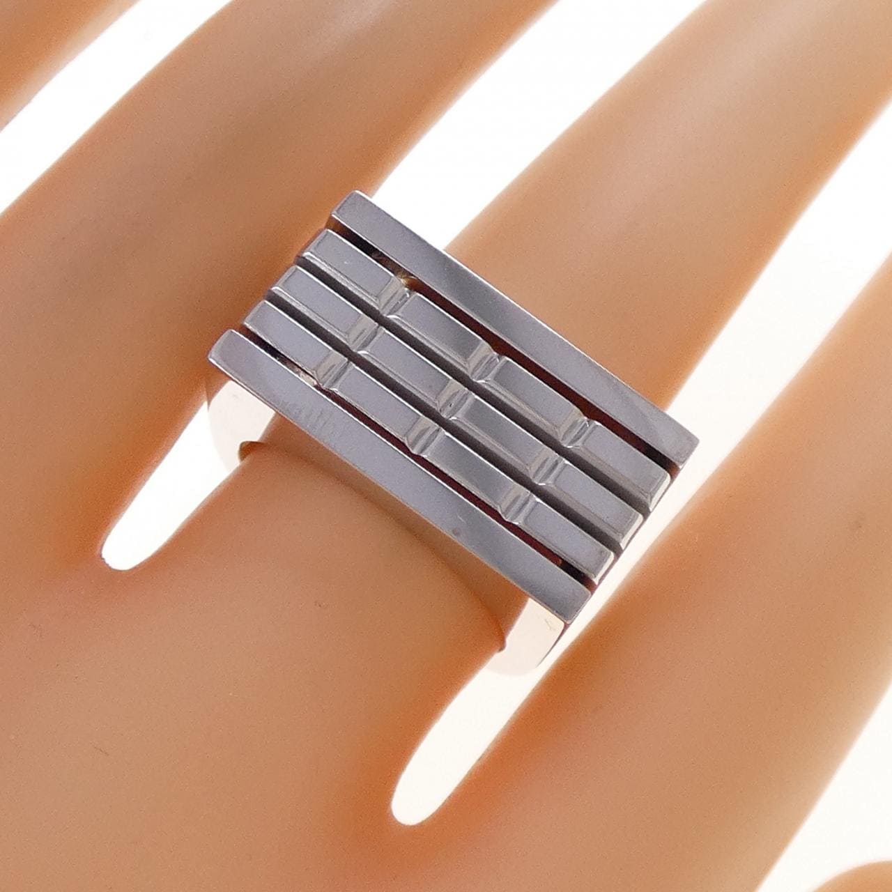 ピアジェ 750WG リング