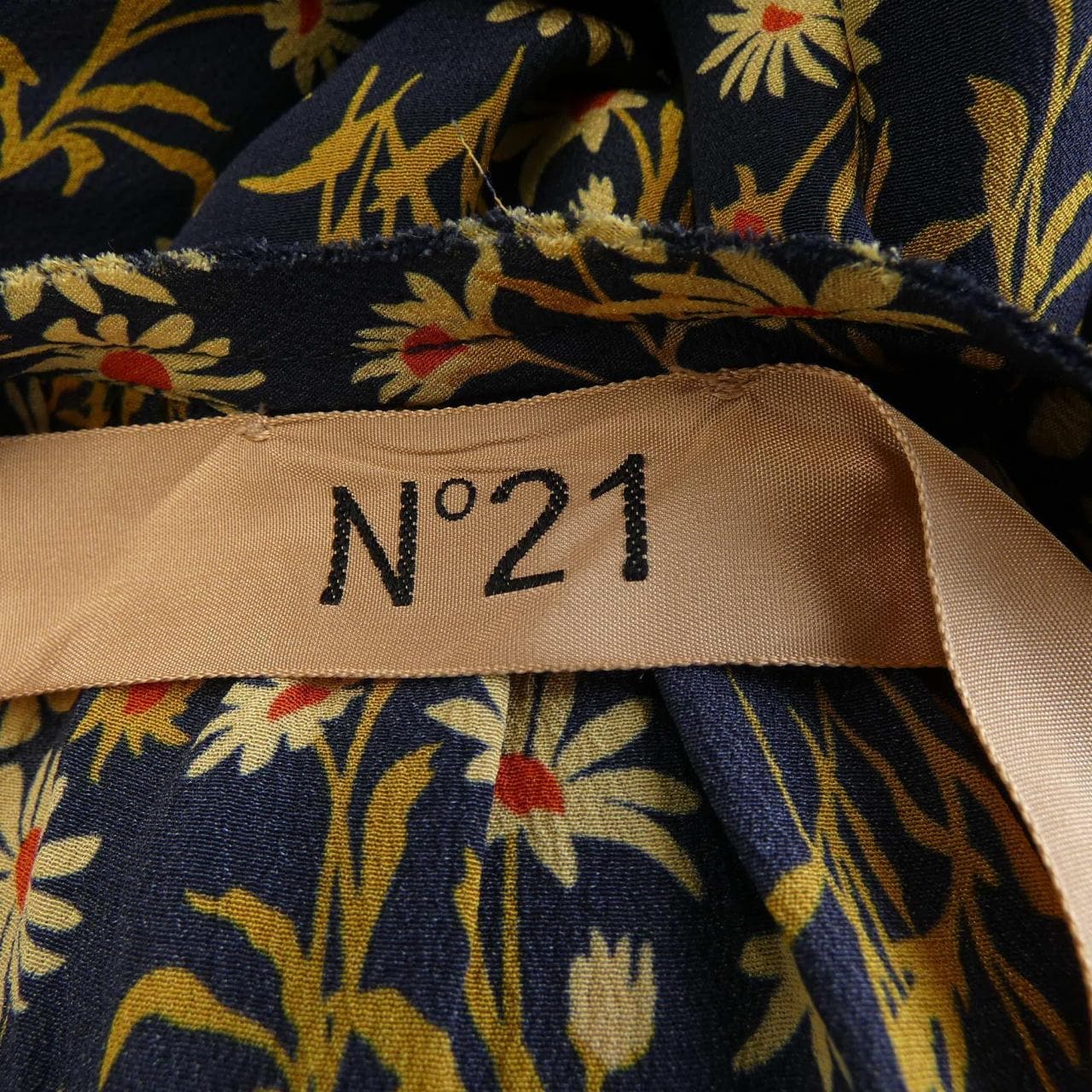 ヌメロヴェントゥーノ N°21 トップス