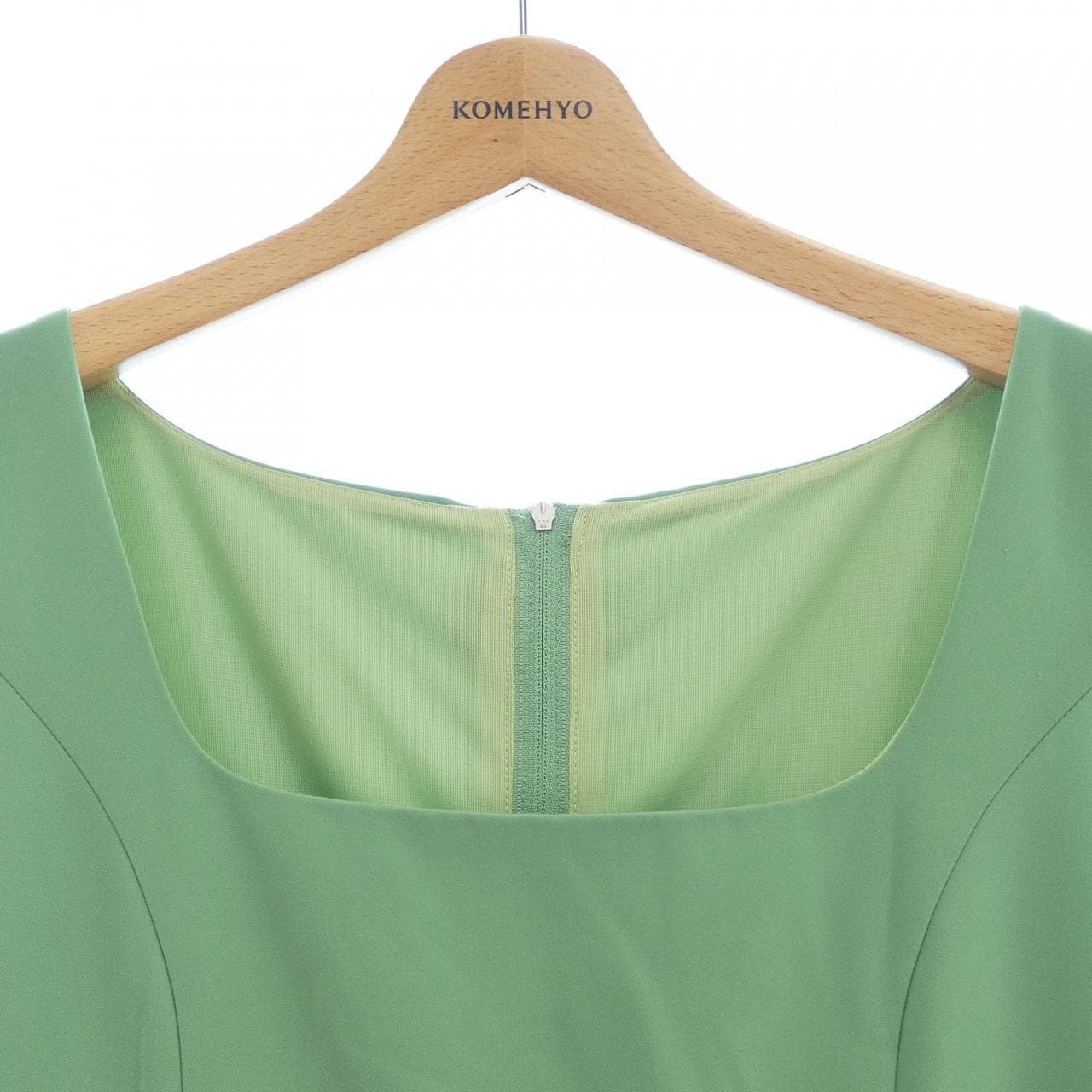 フォクシーニューヨーク FOXEY NEW YORK 27879-NAOFF226T ワンピース