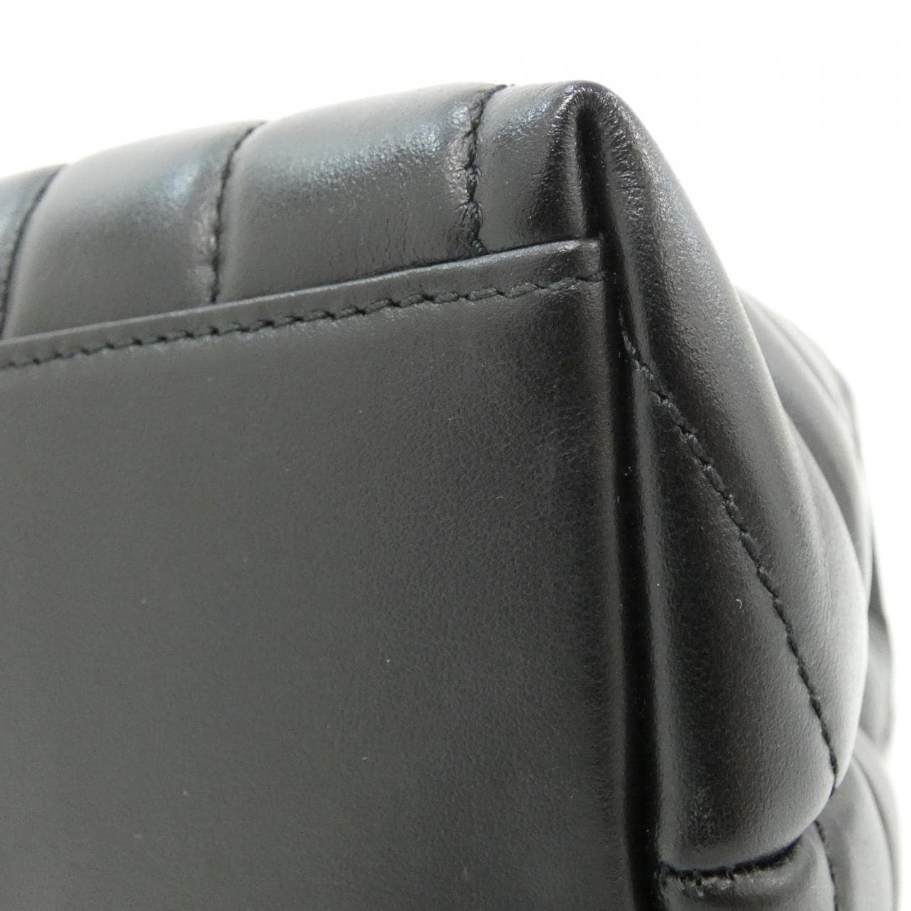 サンローラン ルールー ミディアム 574946 DV726 ショルダーバッグ