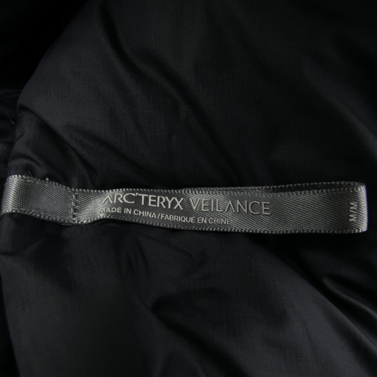 アークテリクスヴェイランス ARC'TERYX VEILANCE ダウンジャケット