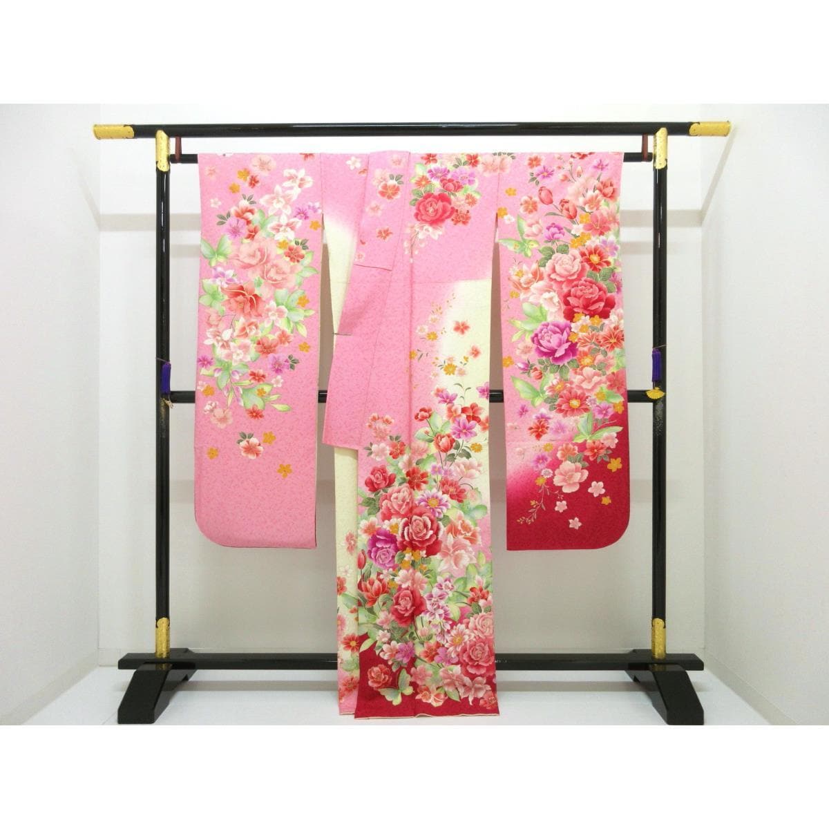 振袖　友禅金彩加工　刺繍入り　きもの・長襦袢　２点セット