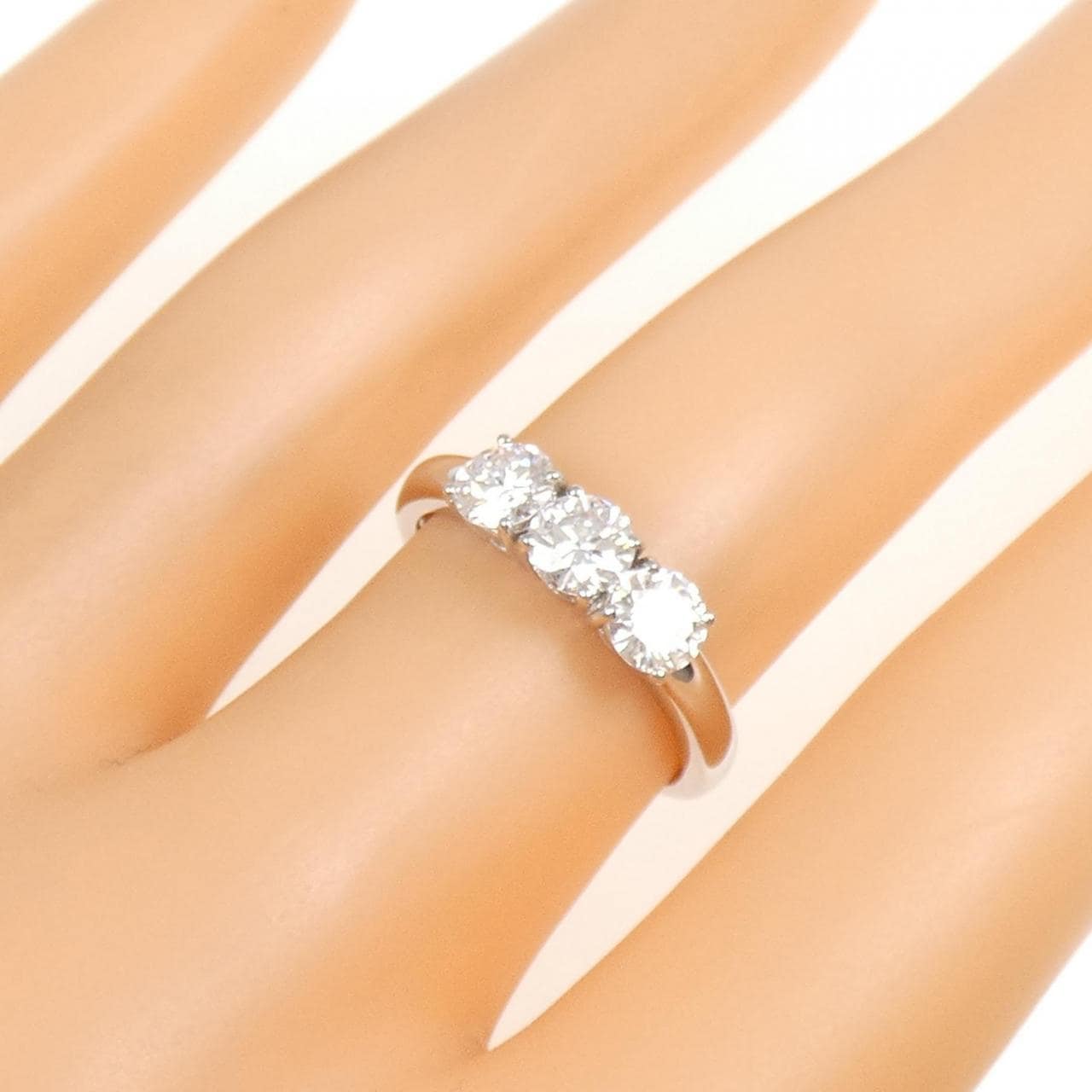 【リメイク】PT900 スリーストーン ダイヤモンド リング 0.954CT D SI1 VG