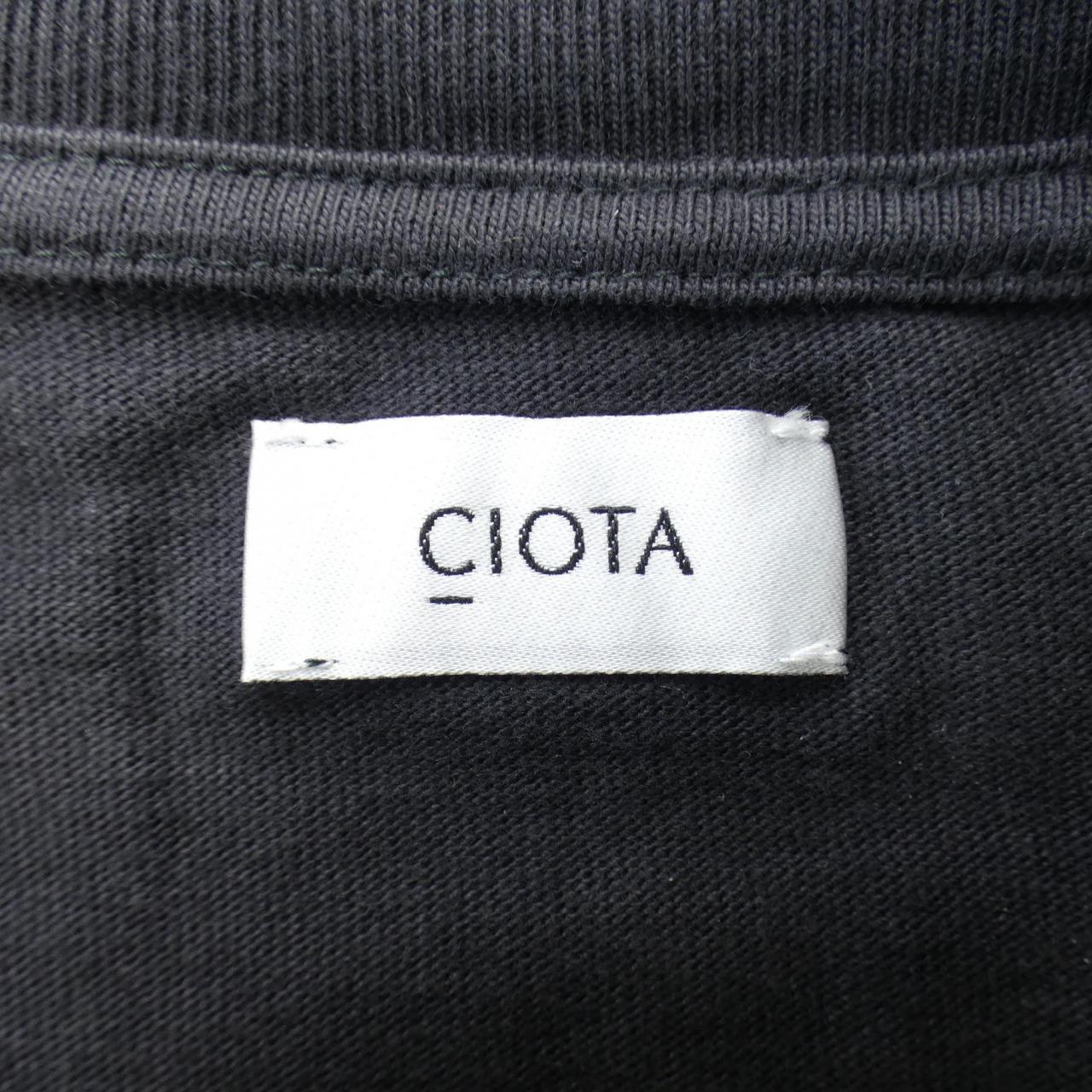 CIOTA トップス