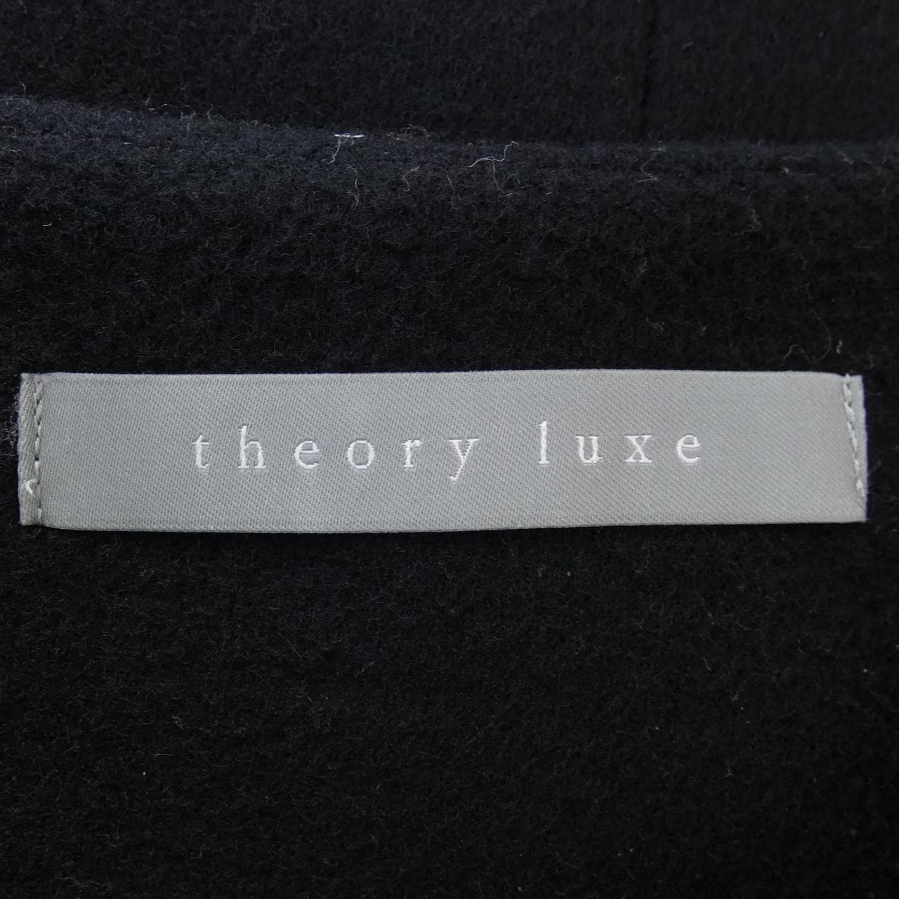 塞奧莉露Theory luxe大衣