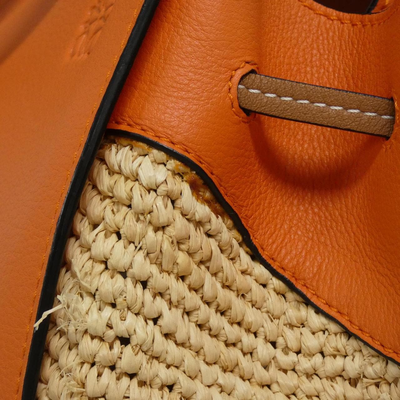 ロエベ PAULA'S HAMMOCK DRAWSTRING MEDIUM 330 33 V06 ショルダーバッグ