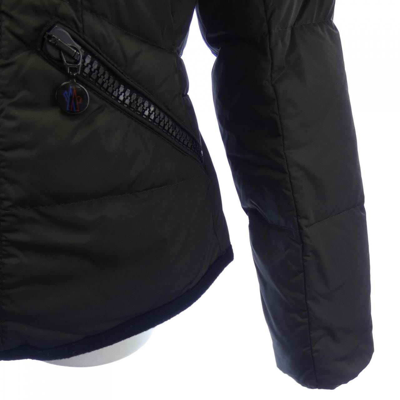 モンクレール MONCLER ダウンジャケット