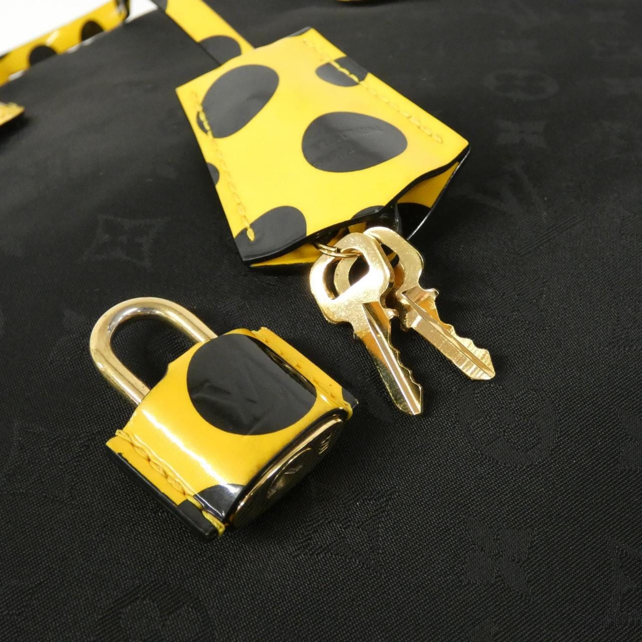 【ヴィンテージ】ルイヴィトン モノグラム ナイロン+ドットインフィニティ(ヤヨイ クサマ) ロックイット GM M40683 バッグ