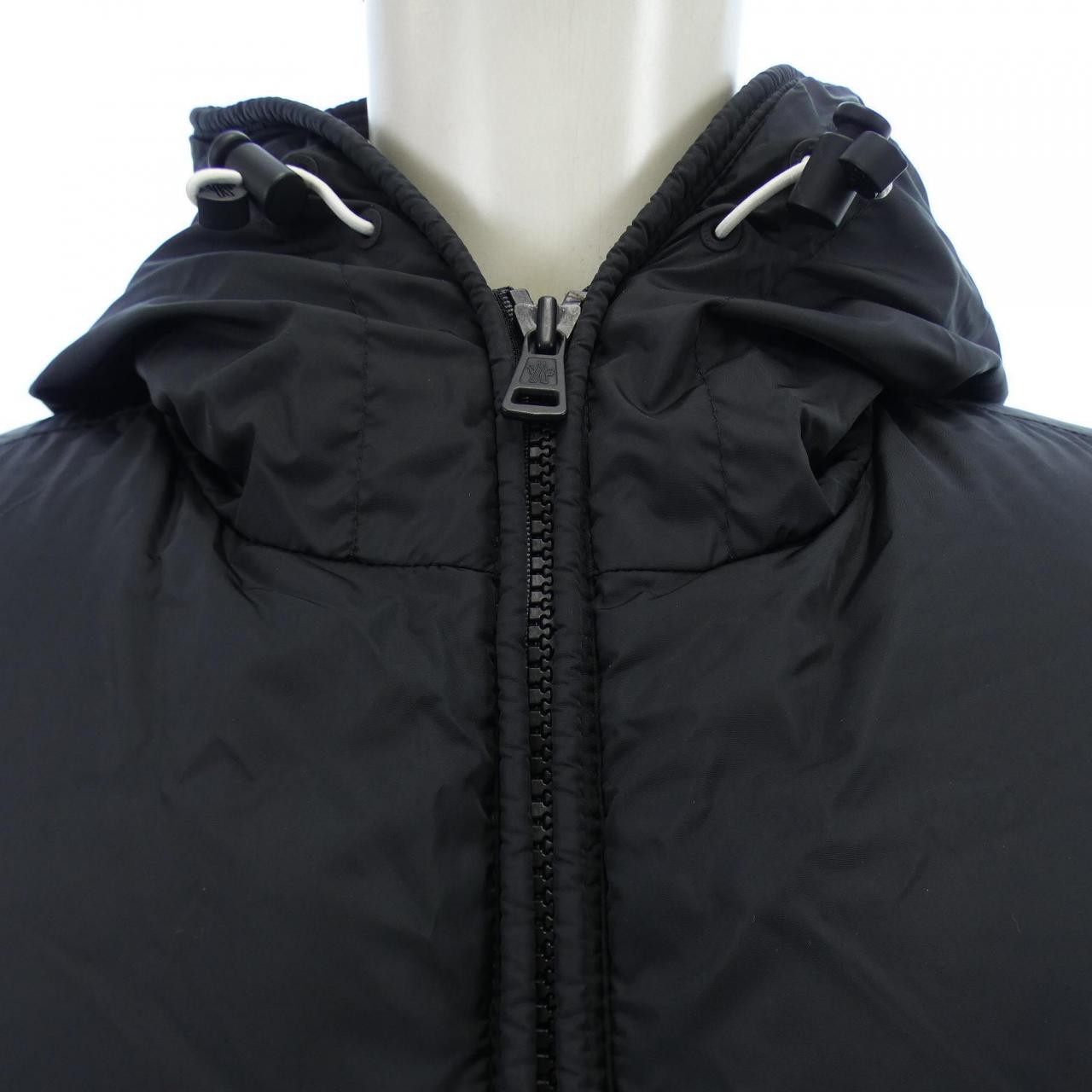 モンクレール MONCLER ダウンジャケット