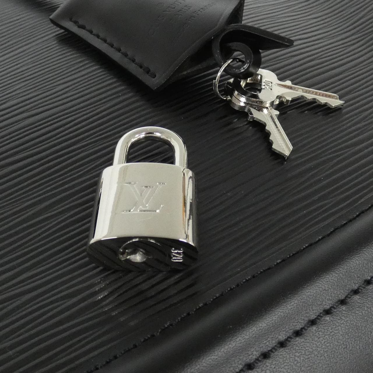 ルイヴィトン エピ ボーリング モンテーニュ PM M59322 バッグ