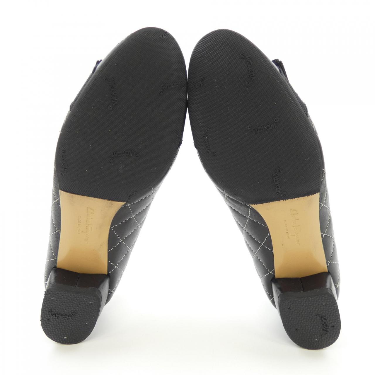 サルヴァトーレフェラガモ SALVATORE FERRAGAMO パンプス