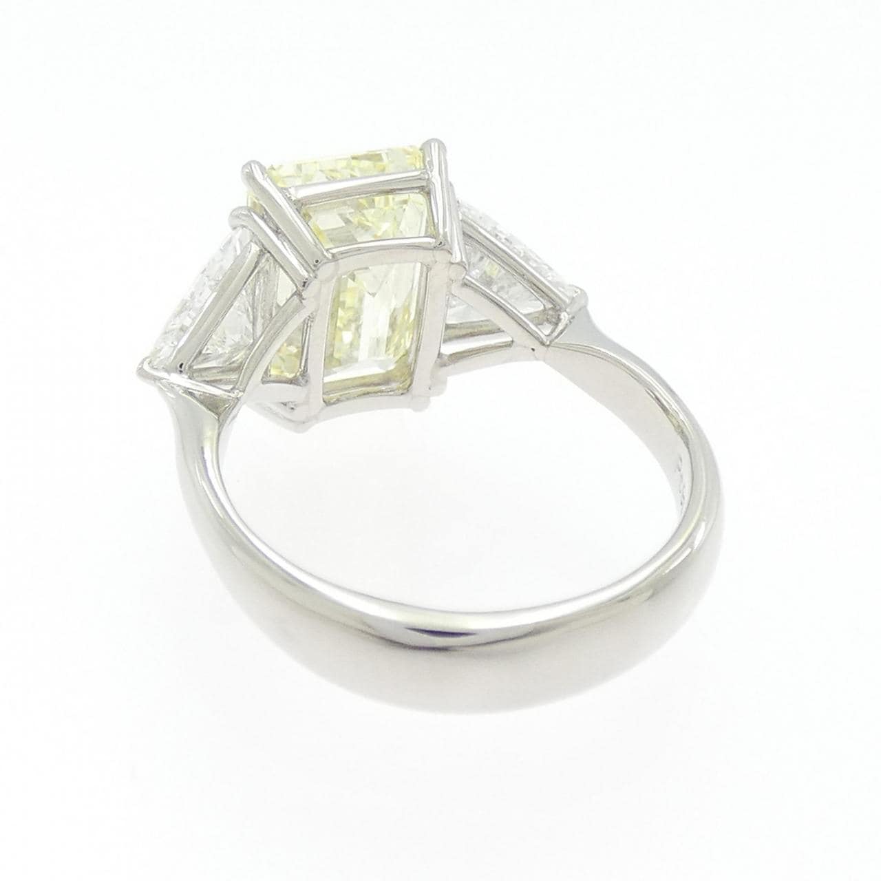 PT900 ダイヤモンド リング 4.106CT FLY VS2 エメラルドカット