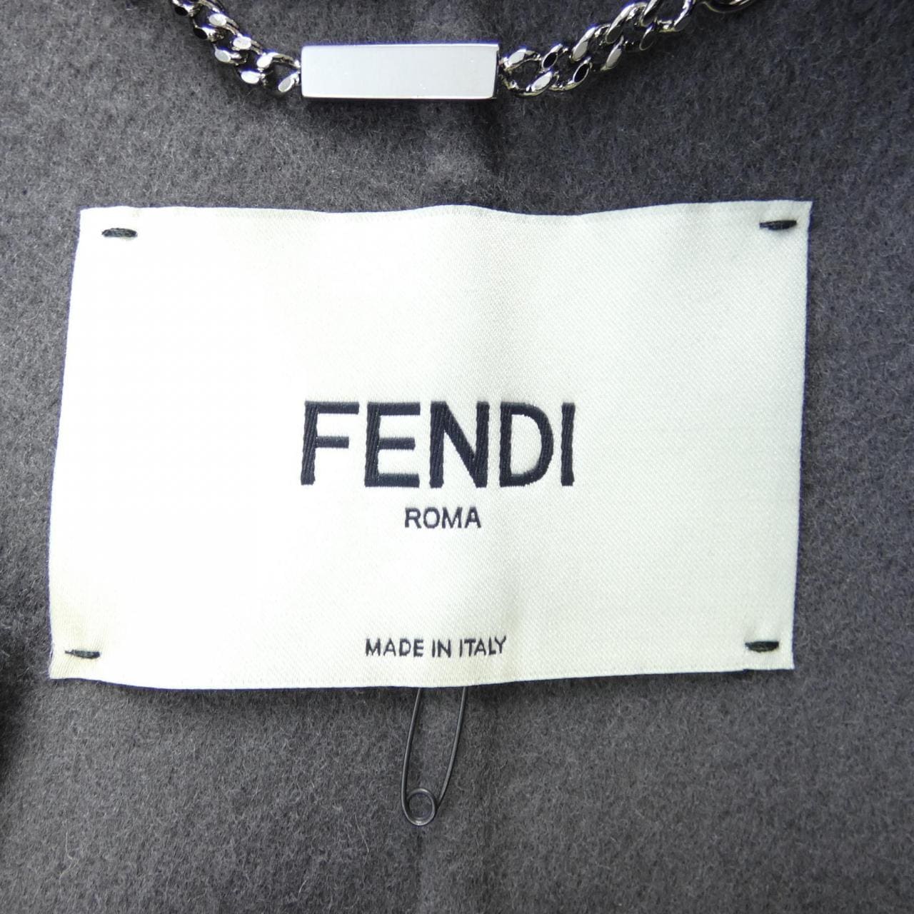 FENDI斗篷