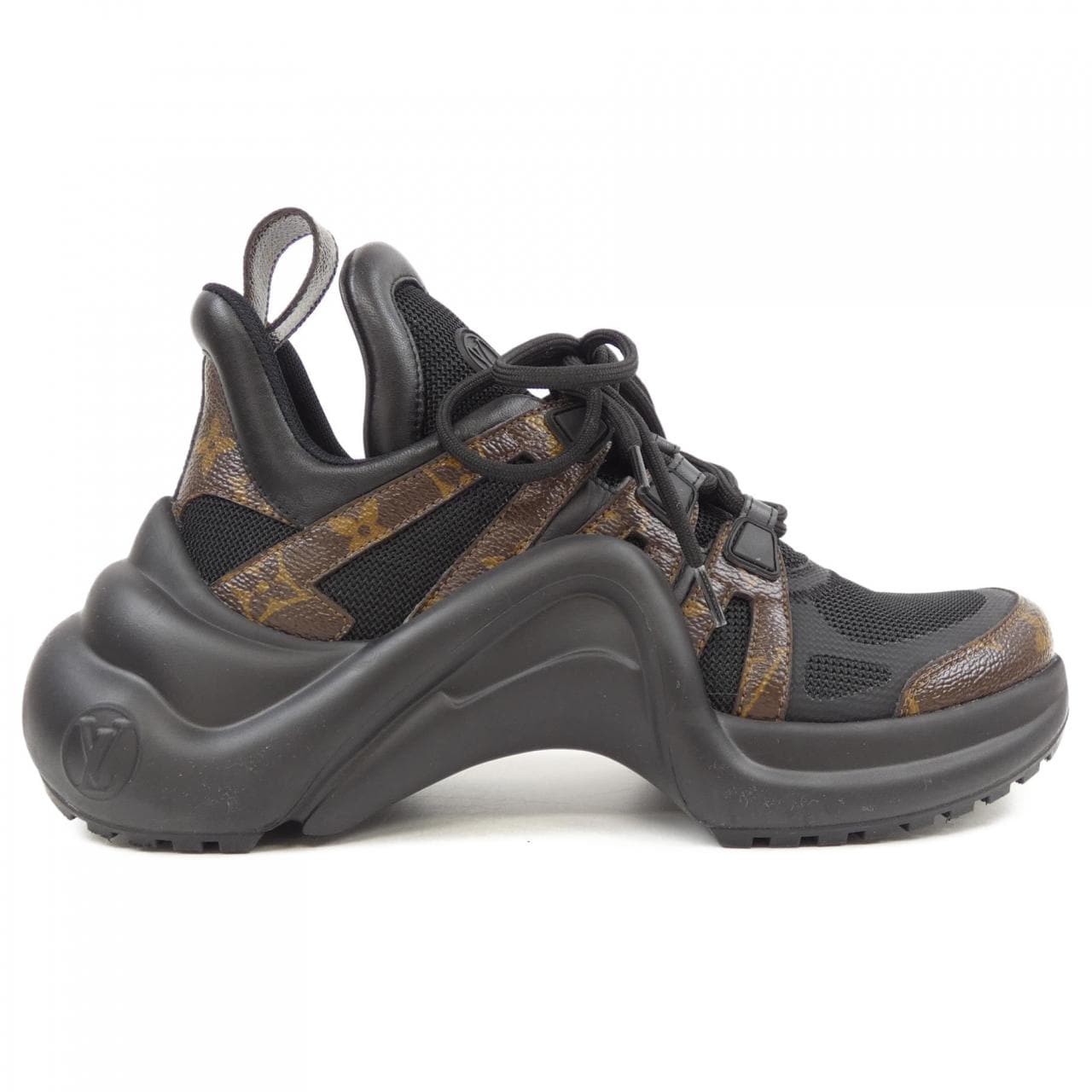 ルイヴィトン LOUIS VUITTON パテントモノグラムキャンバス アークライトライン スニーカー