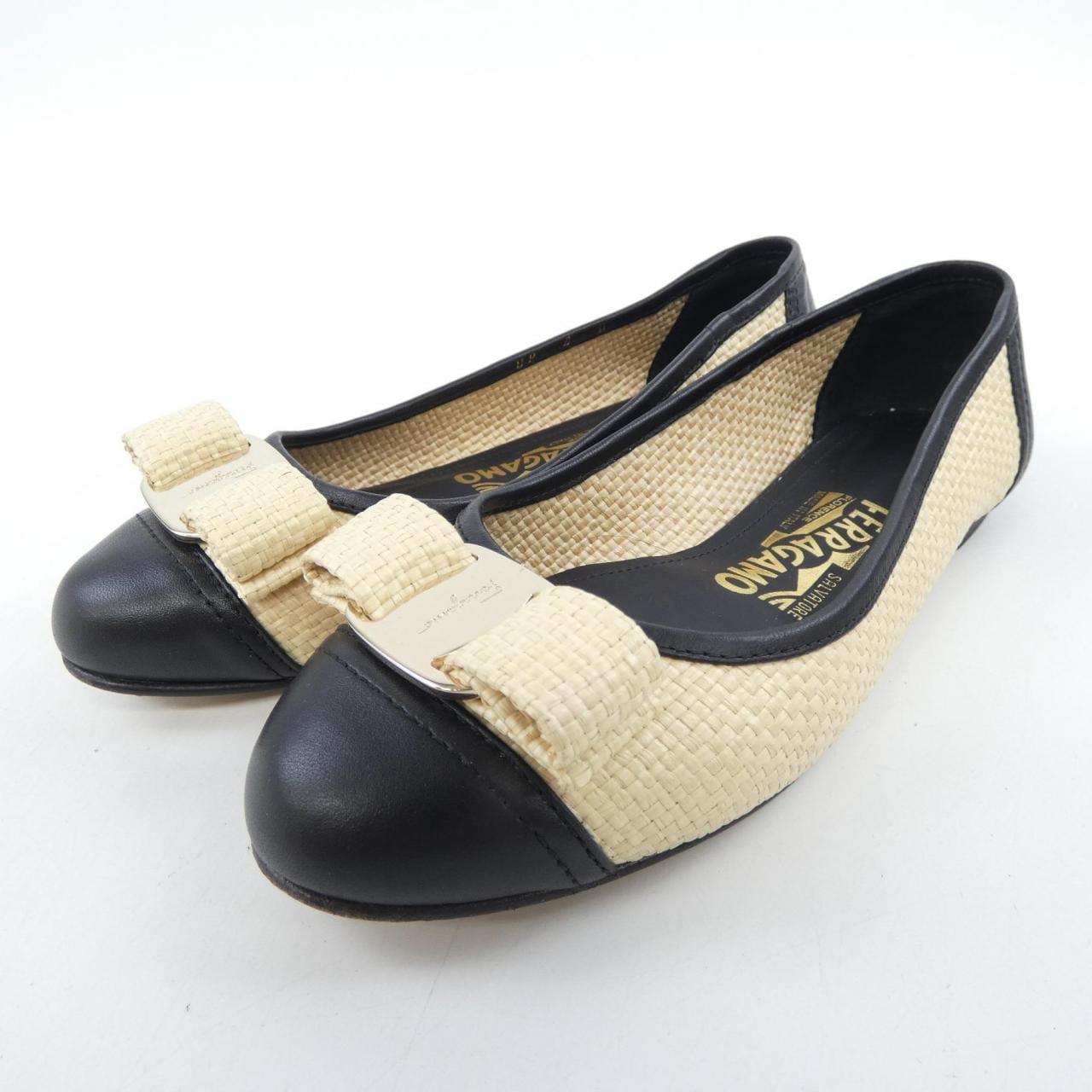 サルヴァトーレフェラガモ SALVATORE FERRAGAMO フラットシューズ