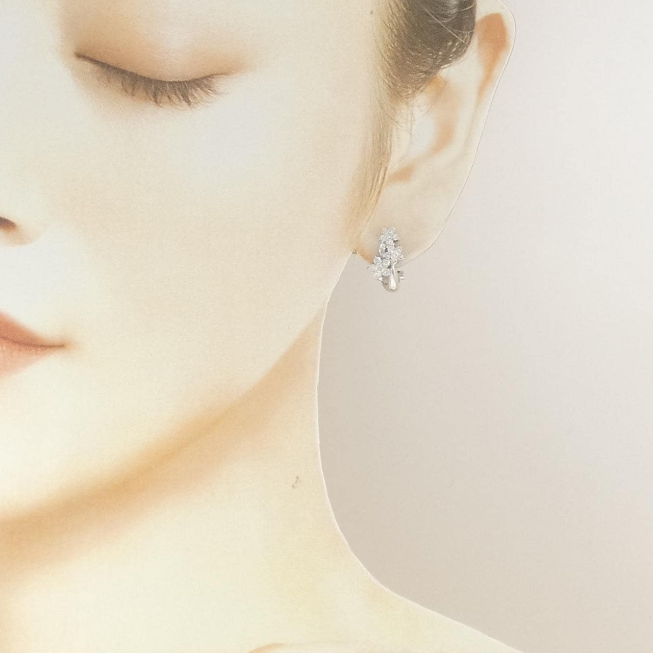 PT900 フラワー ダイヤモンド ピアス 0.64CT