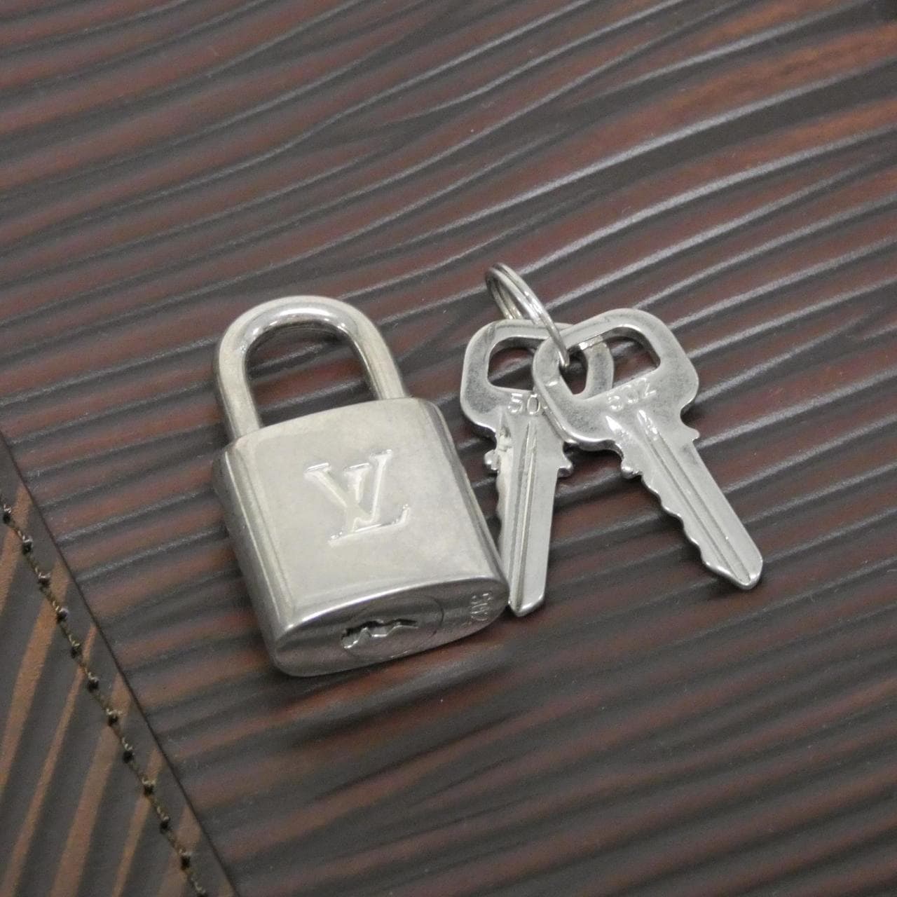 ルイヴィトン エピXL キーポル バンドリエール 50cm M12691 ボストンバッグ