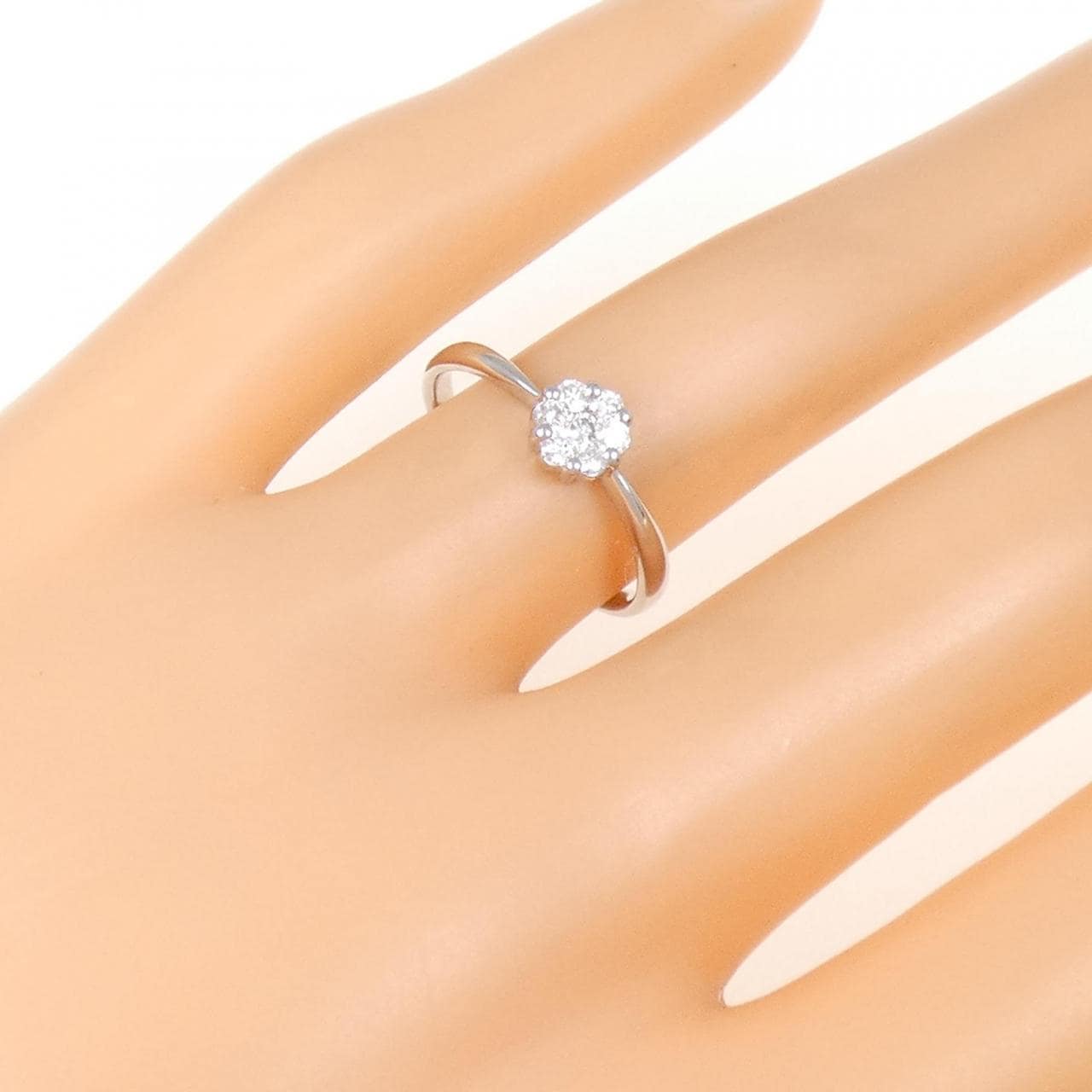 K18WG フラワー ダイヤモンド リング 0.20CT