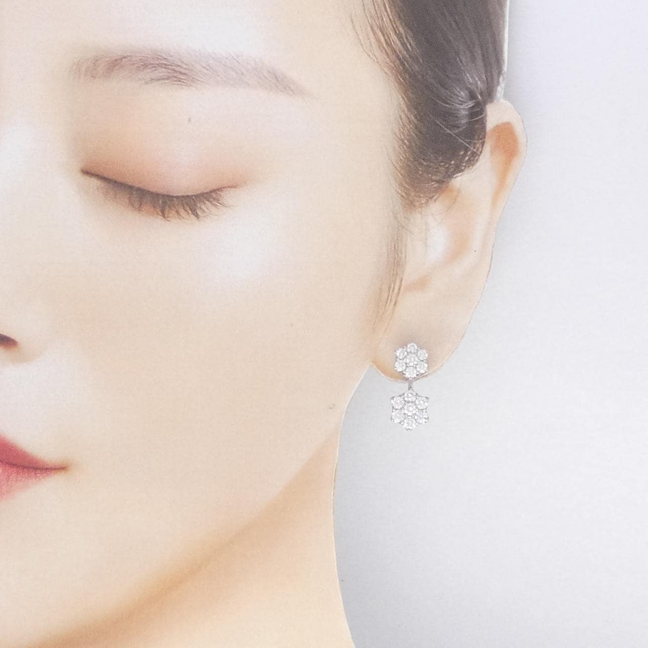 PT900/K14WG フラワー ダイヤモンド ピアス 2.08CT