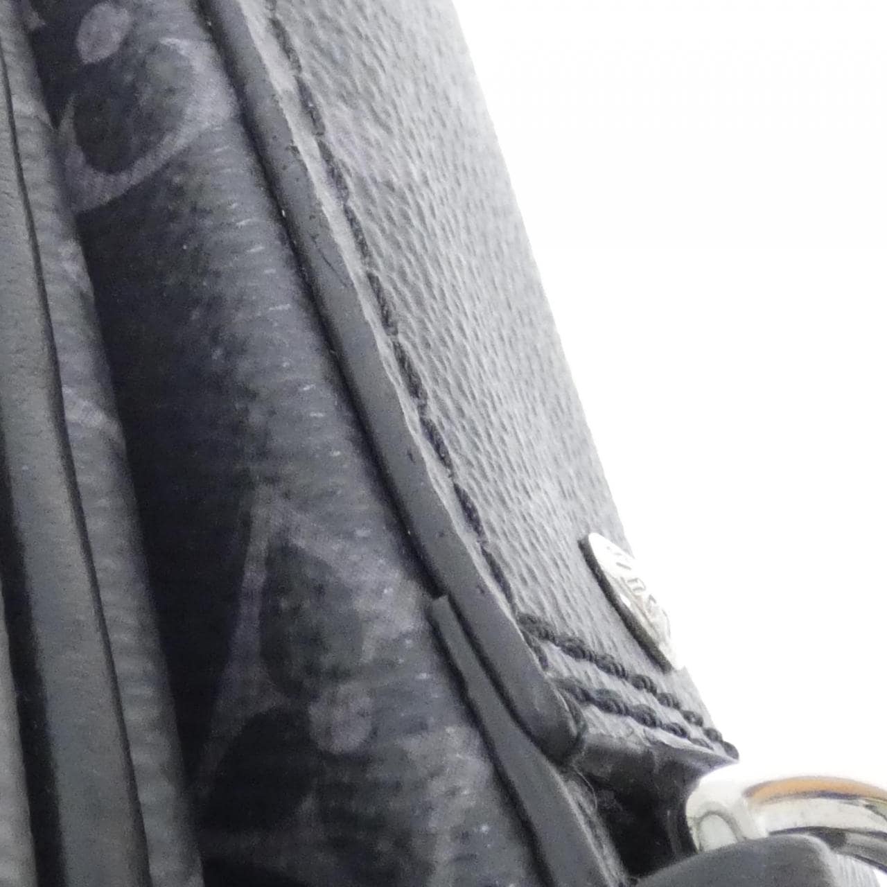 ルイヴィトン モノグラム エクリプス リバース トリオ メッセンジャー M69443 ショルダーバッグ