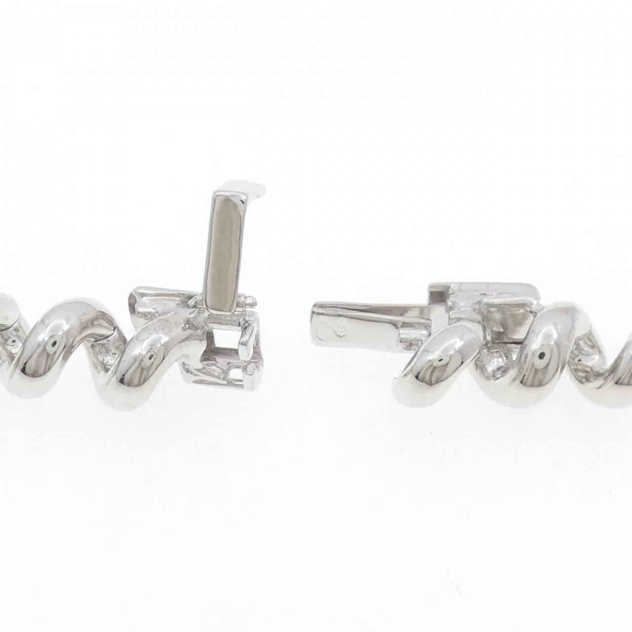 ブシュロン 750WG ネックレス