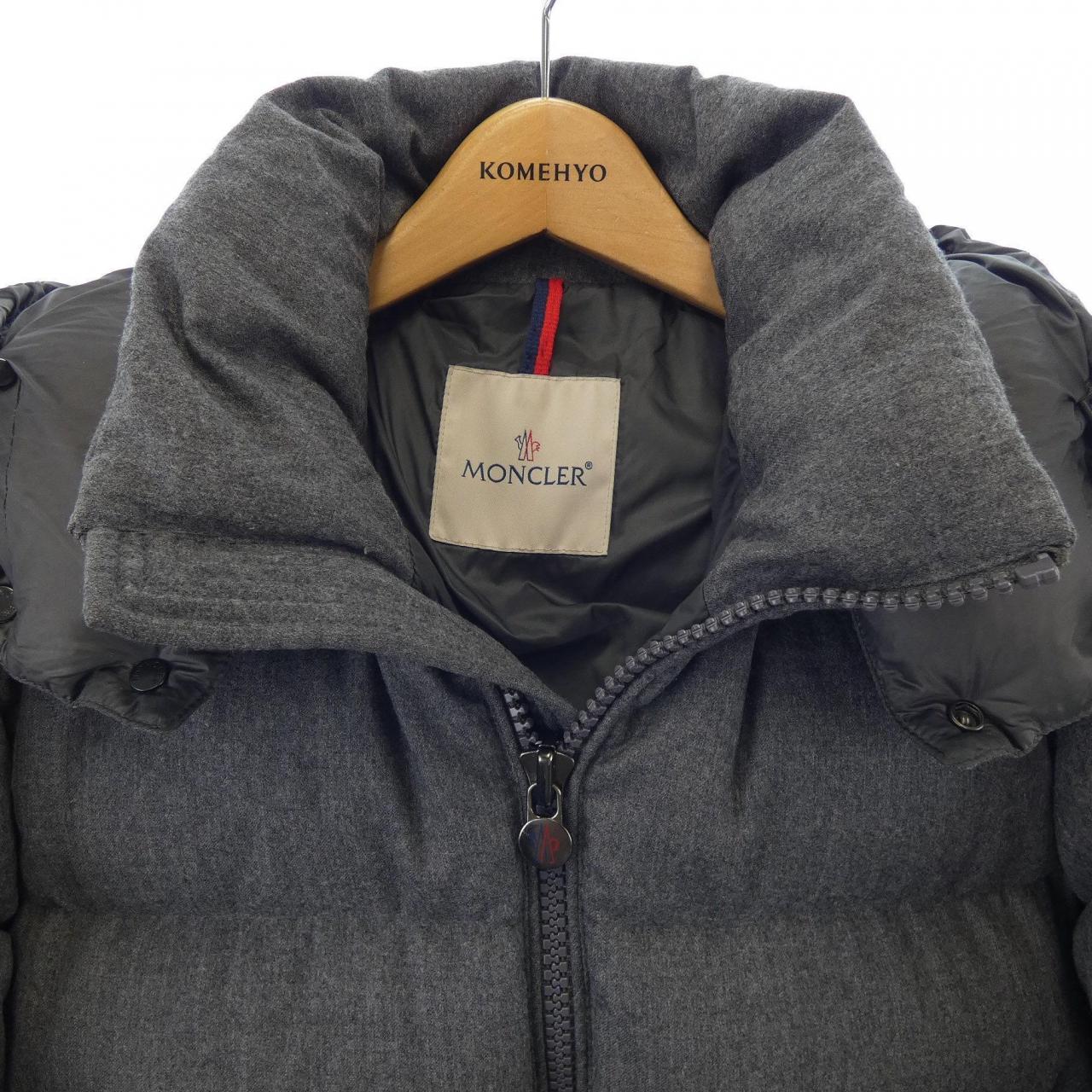 モンクレール MONCLER ダウンジャケット