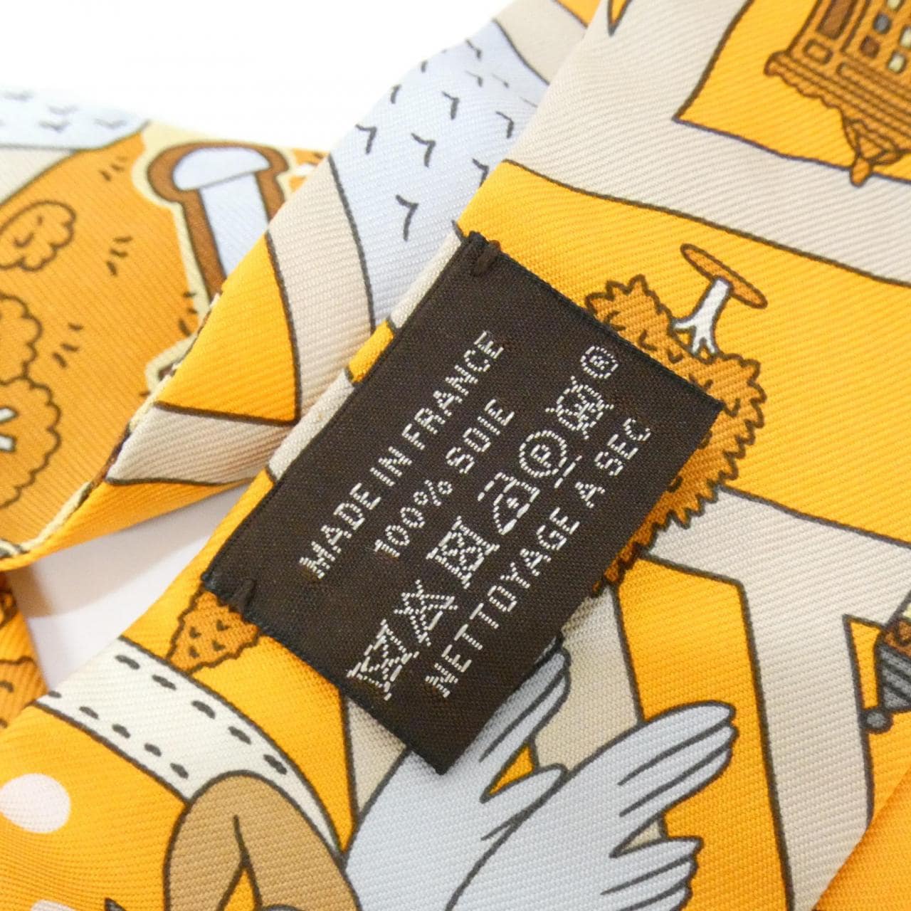 エルメス LES NOUVEAUX AMOUREUX ツイリー 063329S スカーフ