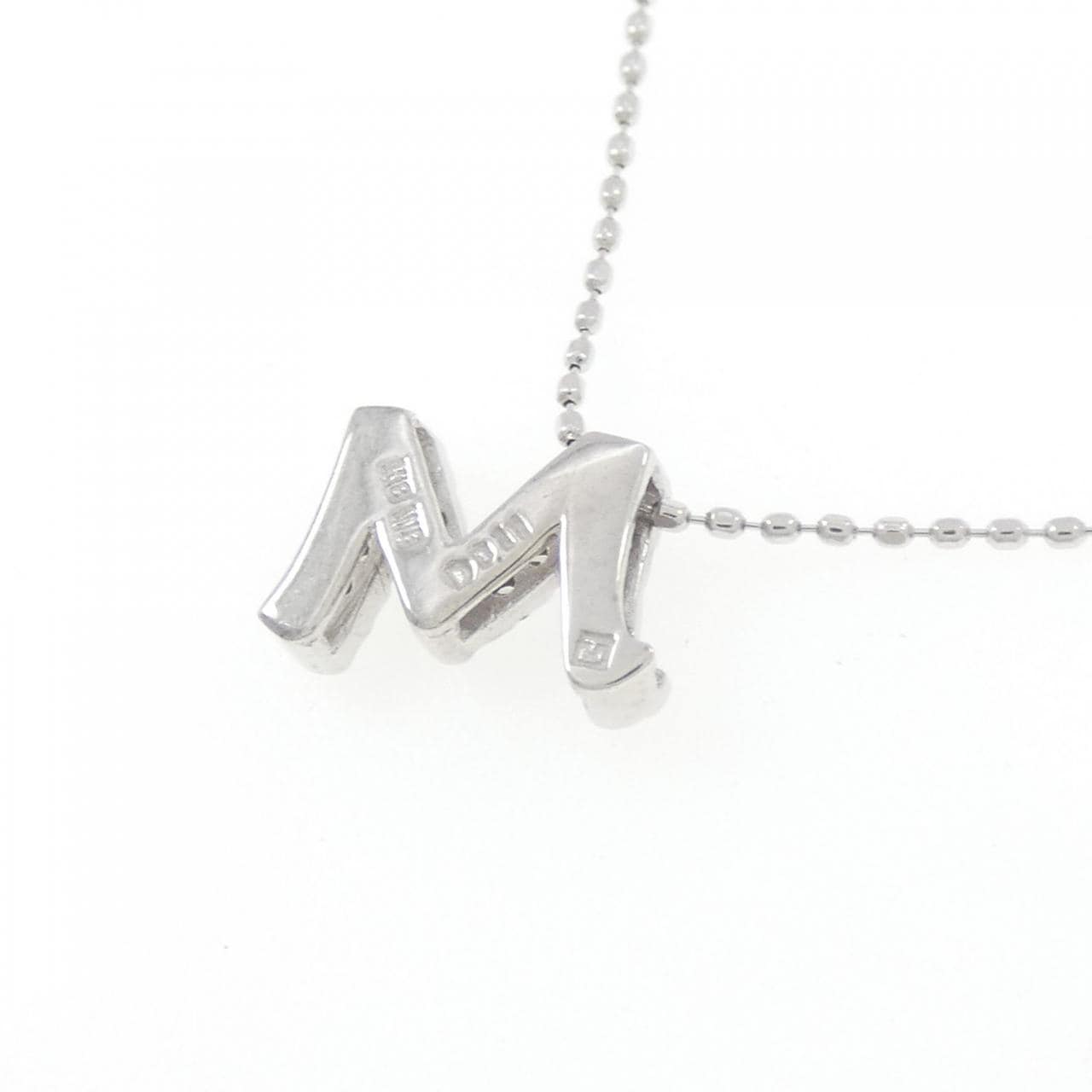 K18WG イニシャルM ダイヤモンド ネックレス 0.11CT