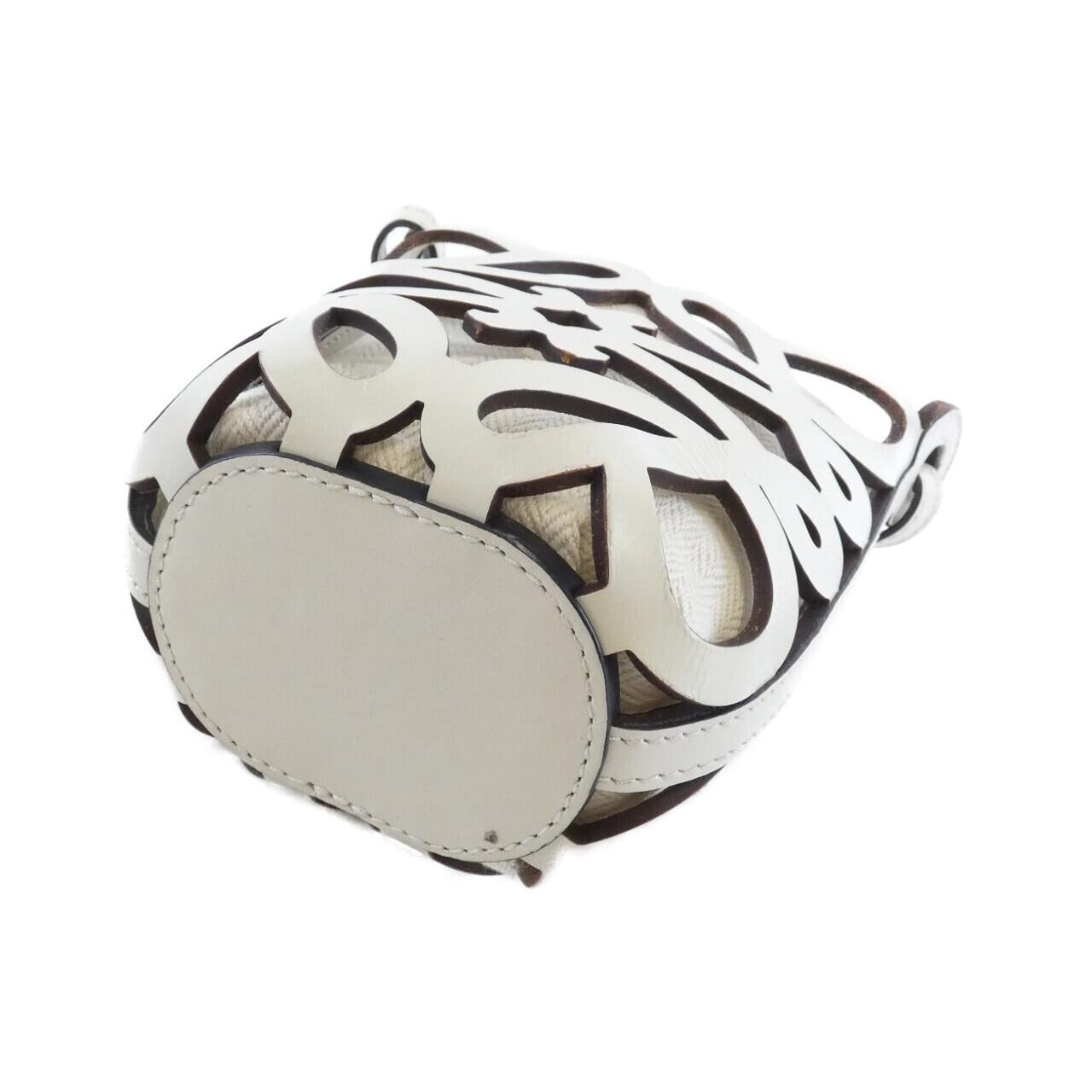 ロエベ アナグラムカットアウトポケット C922Y62X07 バッグ