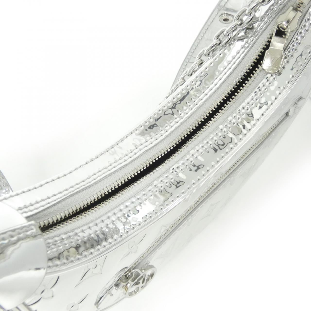 ルイヴィトン モノグラム ミロワール(LVSKI) ループ M11833 ショルダーバッグ