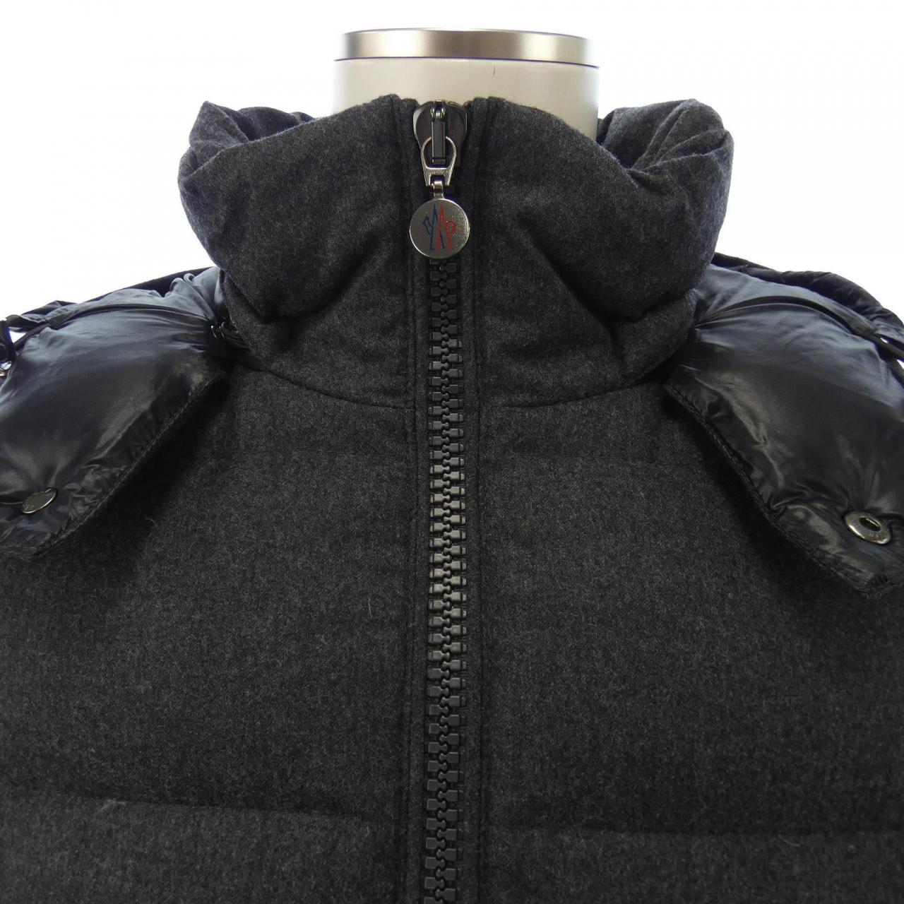 モンクレール MONCLER ダウンジャケット