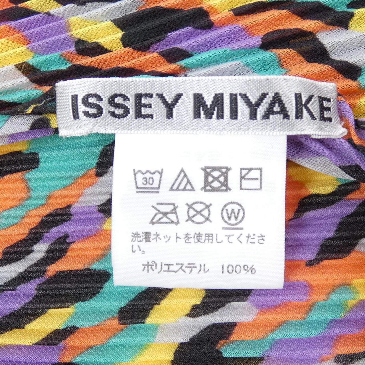 イッセイミヤケ ISSEY MIYAKE STOLE