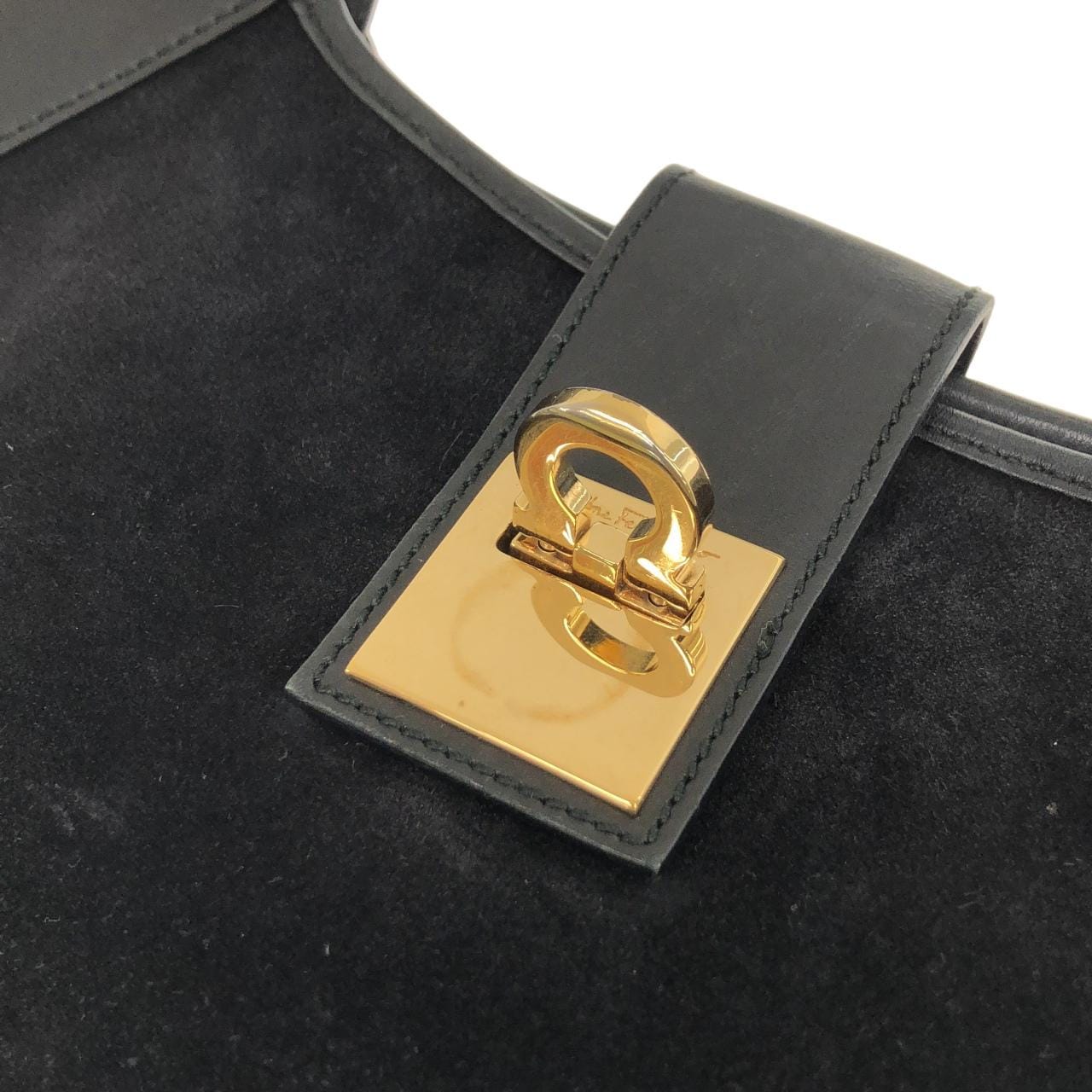 【ヴィンテージ】サルヴァトーレフェラガモ 21 2811 ショルダーバッグ