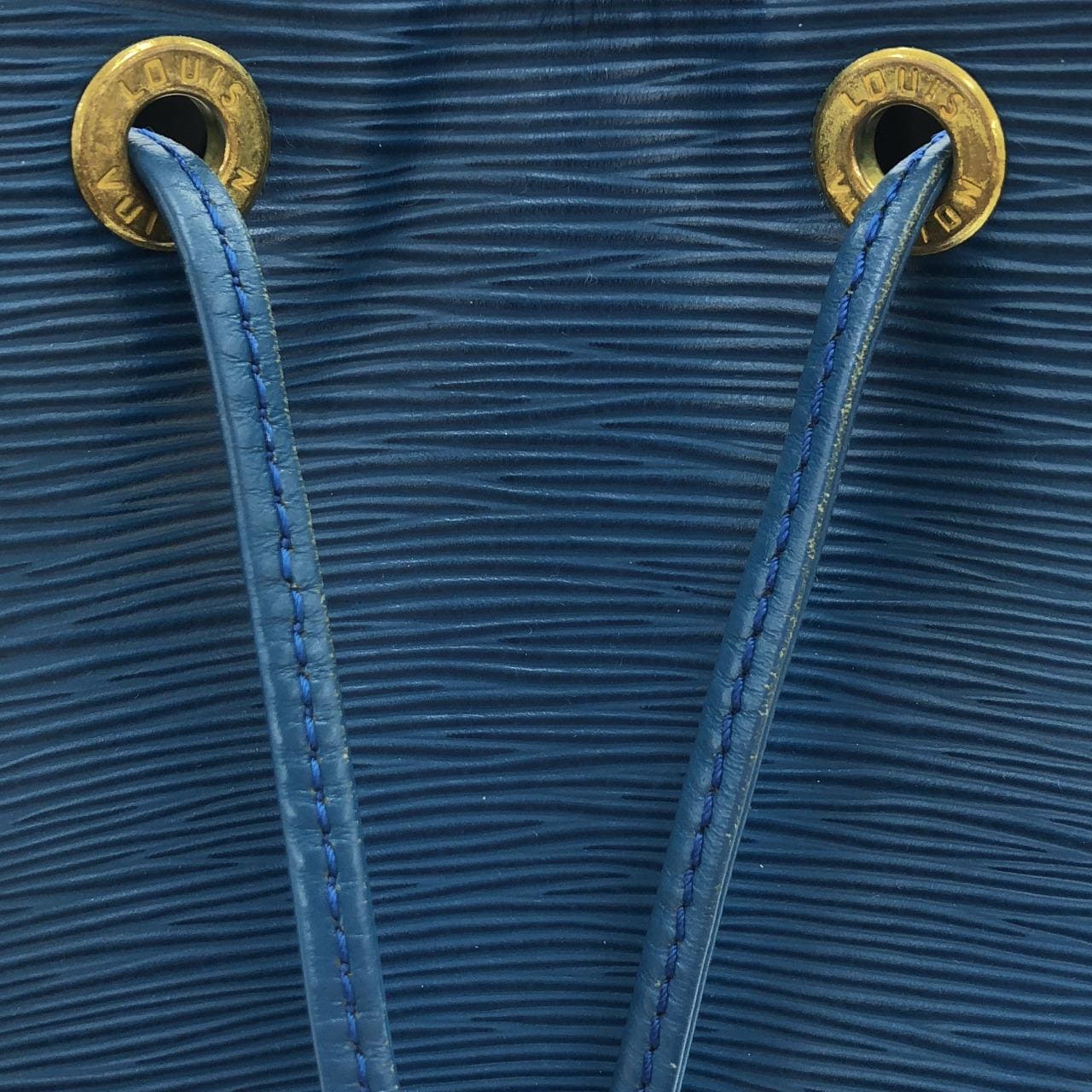 ルイヴィトン エピ プチ ノエ M44105 ショルダーバッグ