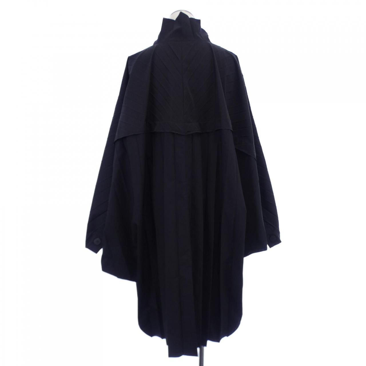 HOMME PLISSE coat