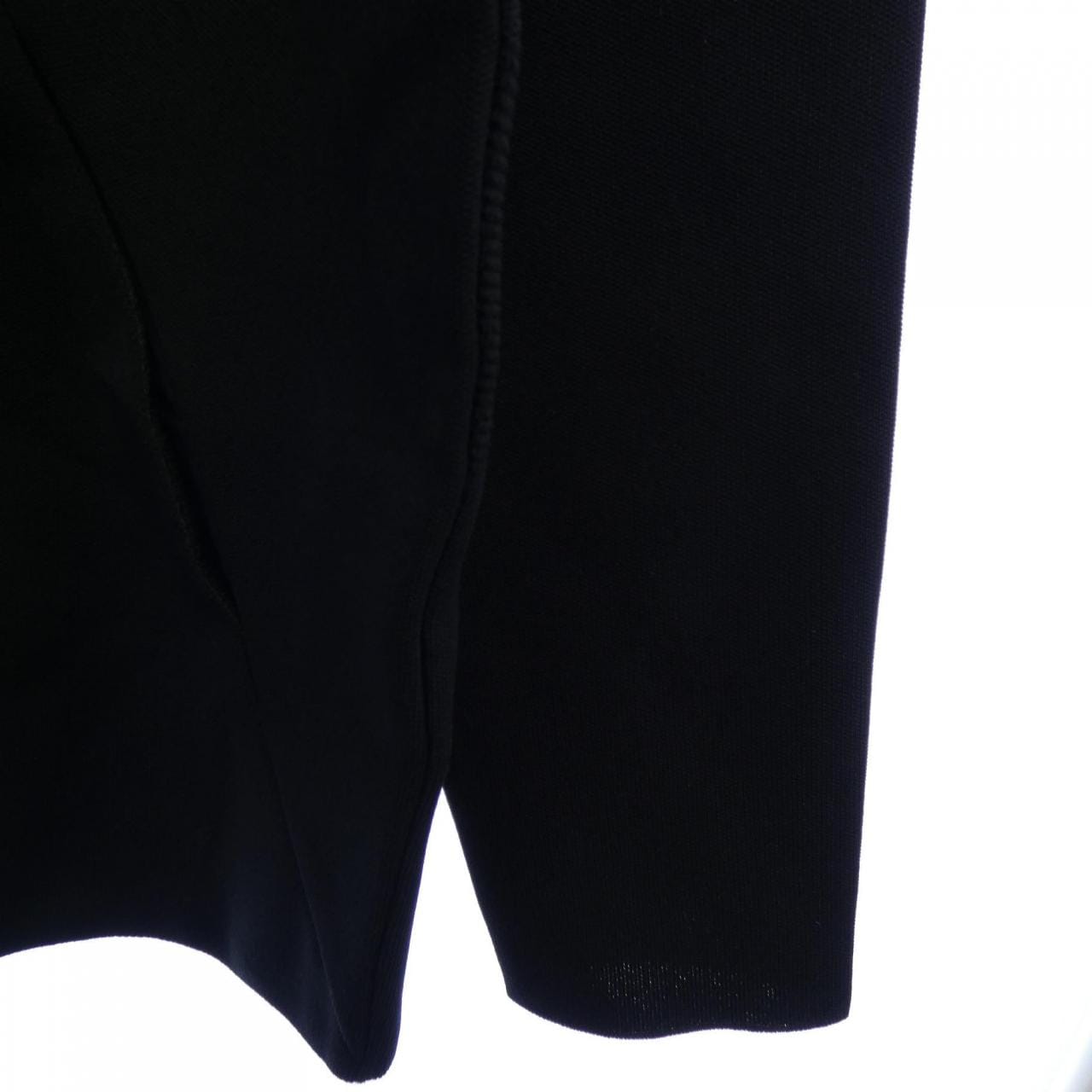 エフシーアールビー F.C.R.B. FCRB-250072 パーカー